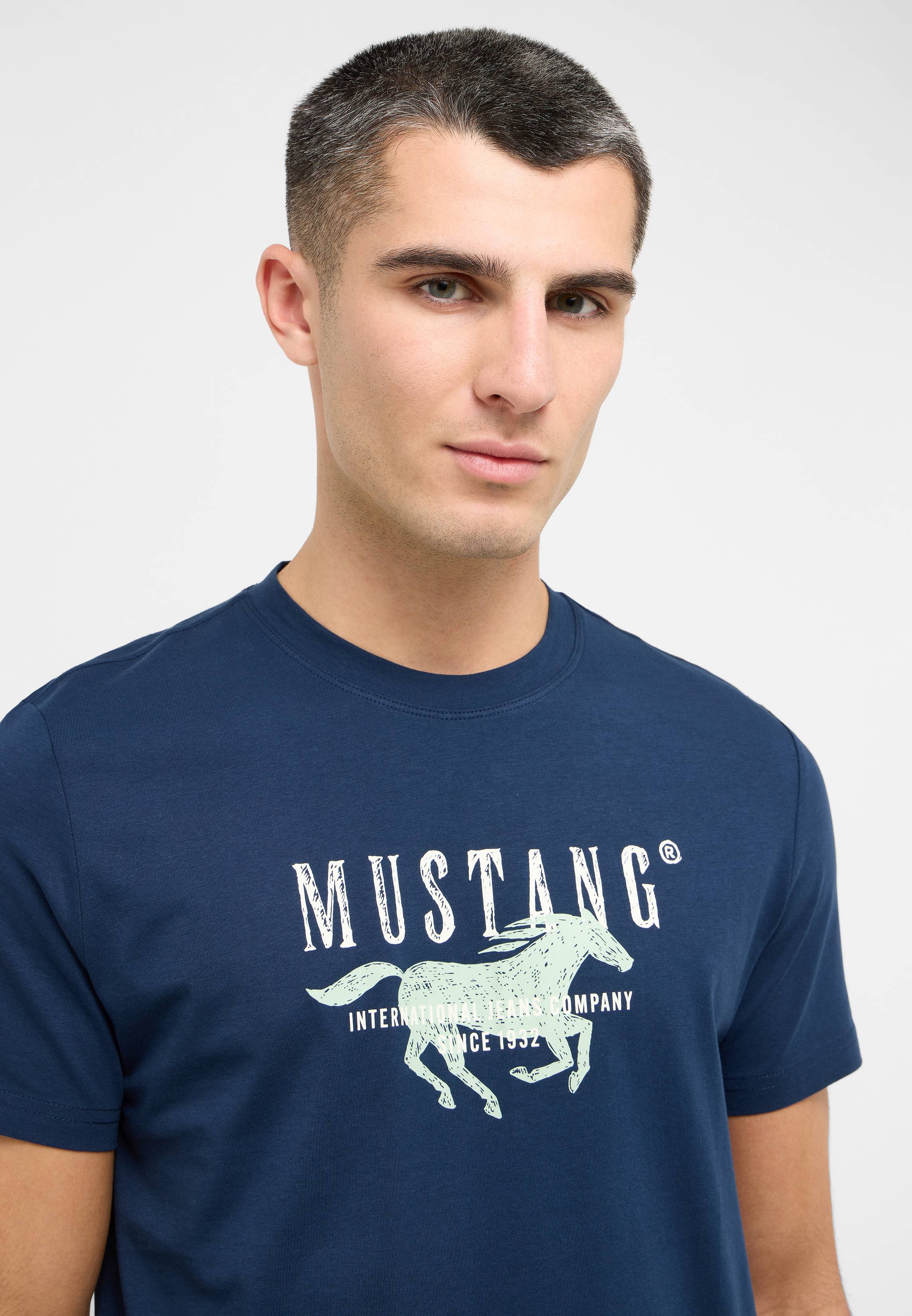Bekleidung, T-shirt, Hemd, Person