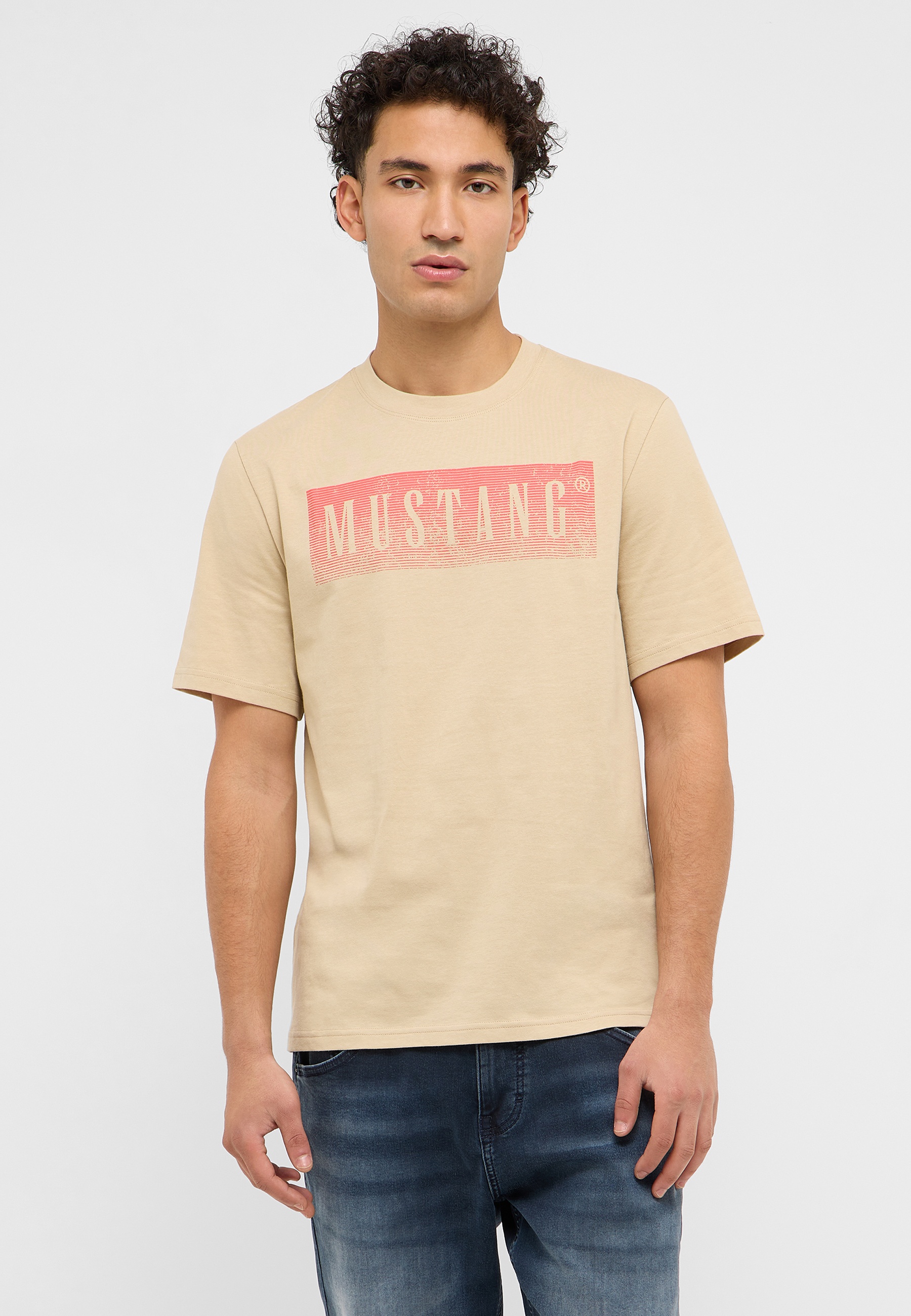 T-shirt, Jeans, Hemd, Person, Gesicht