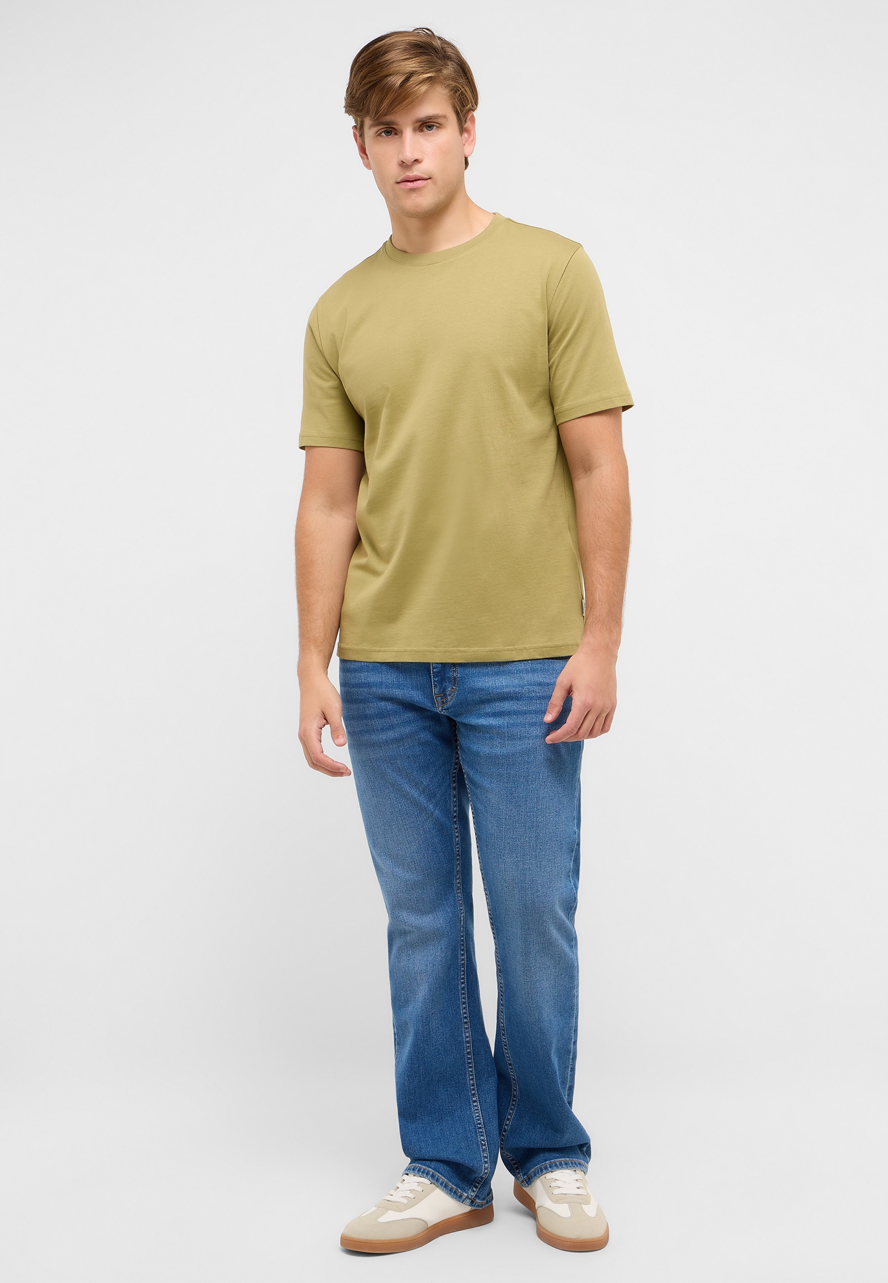 T-shirt, Hosen, Jeanshose, Person, Stehend