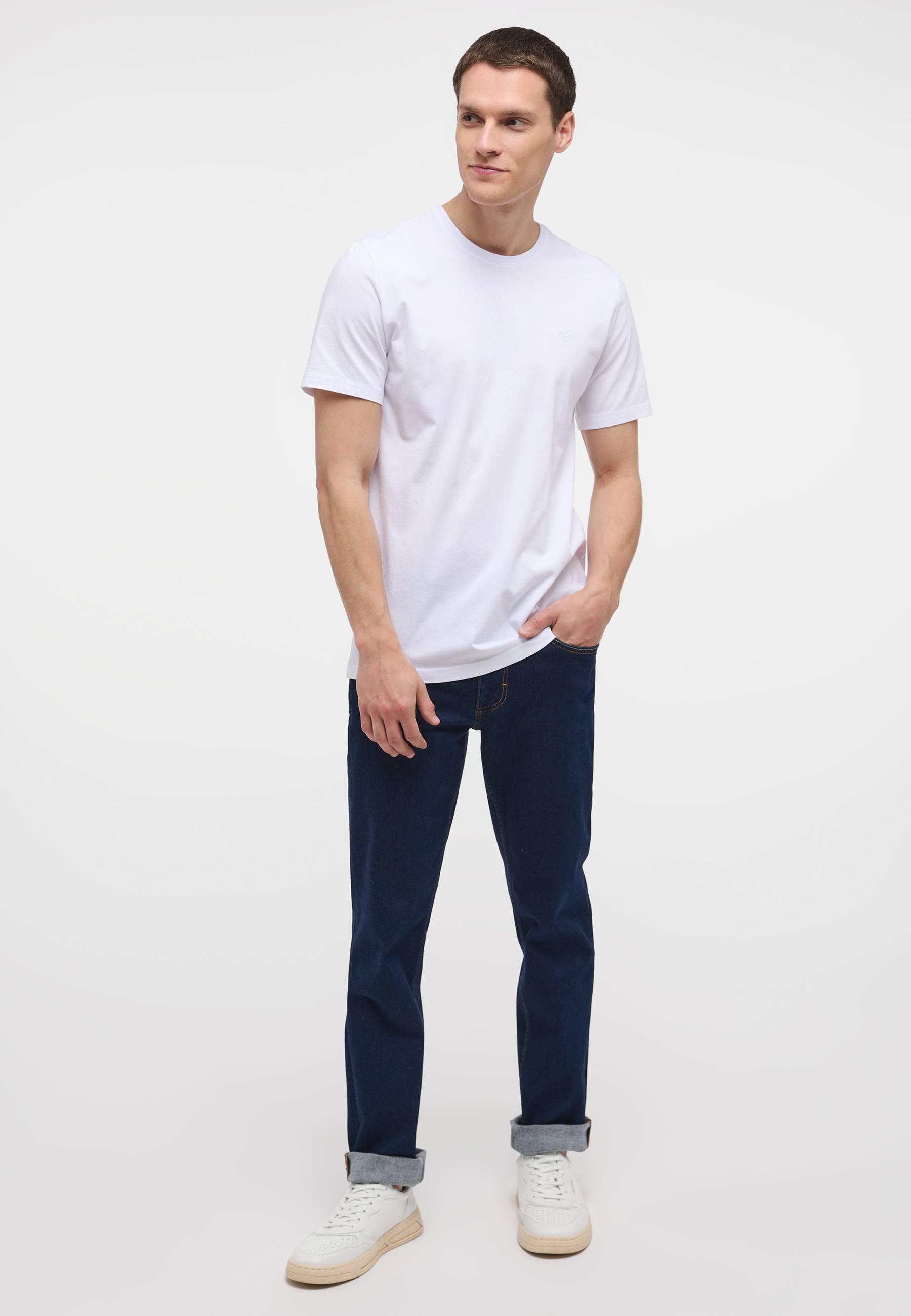 T-shirt, Hosen, Person, Stehend, Mann