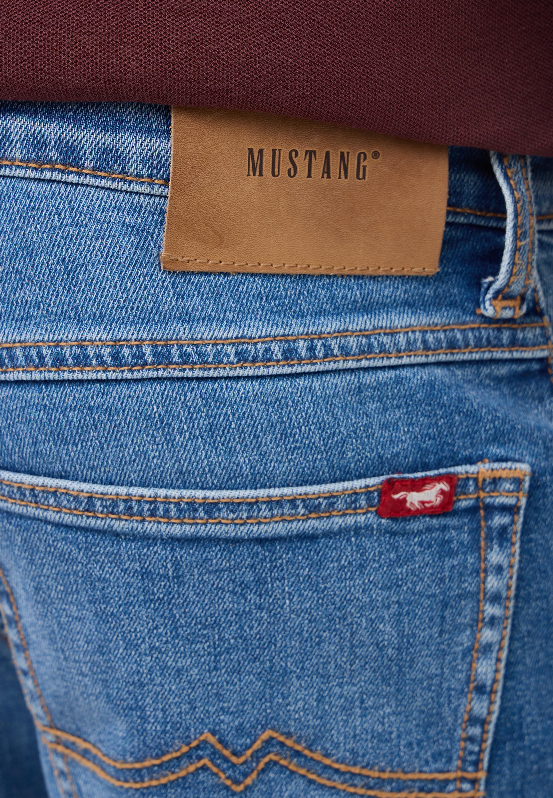 jeans,  back pocket,  leather label,  stitching,  red tab