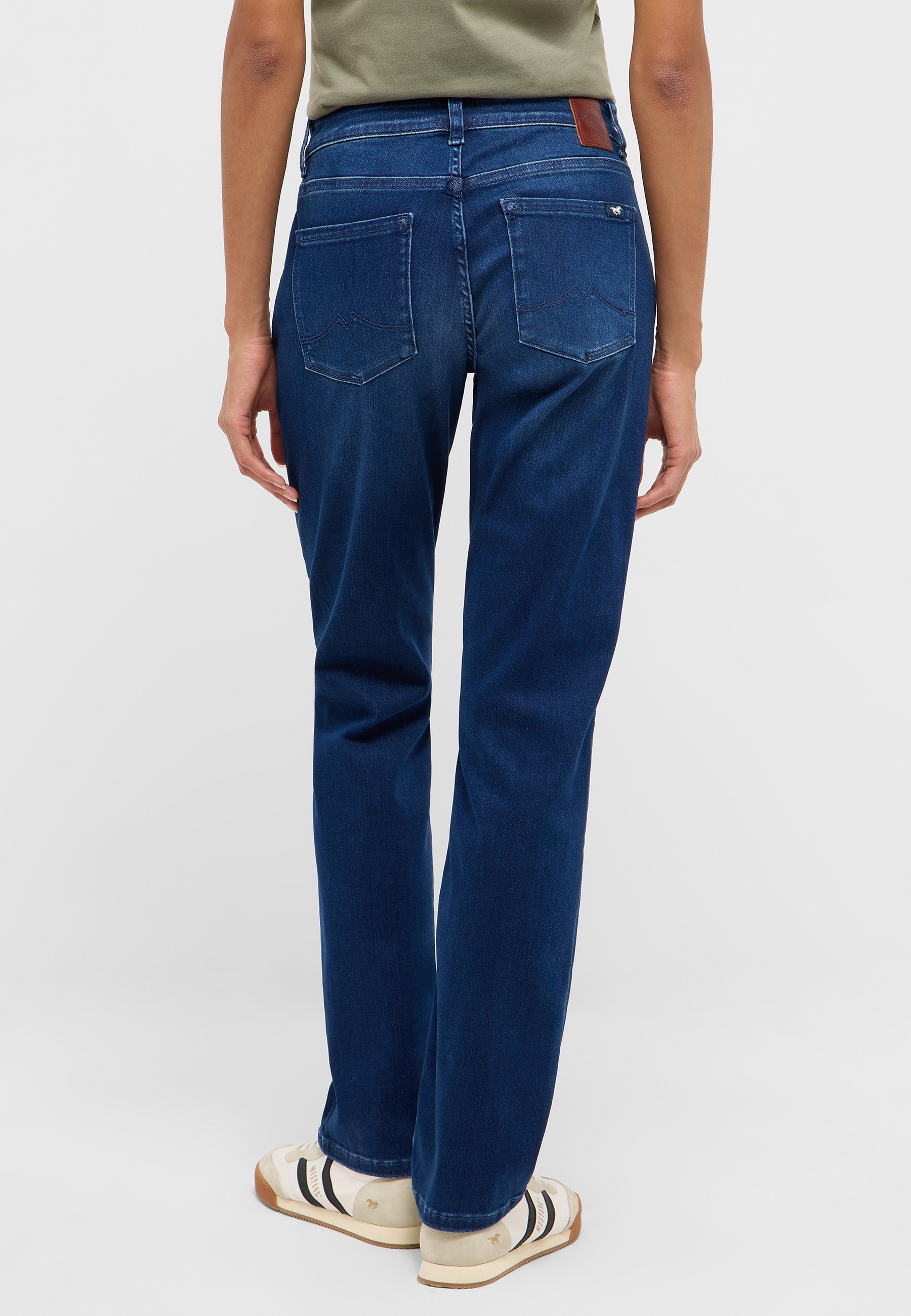 Bekleidung, Jeans, Hosen, Person, Schuh