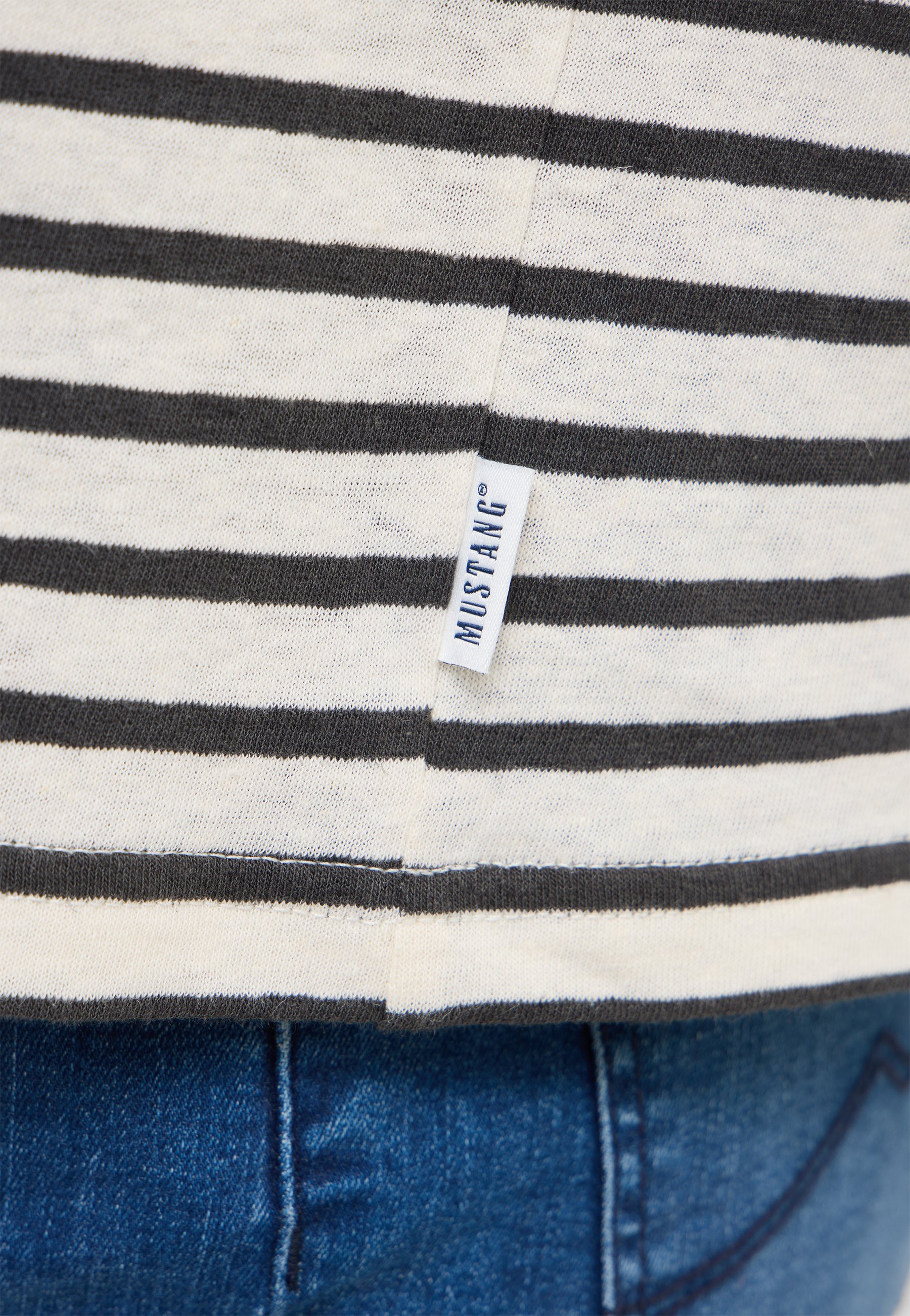 Streifen, Pullover, Strickstoff, Label, Jeans