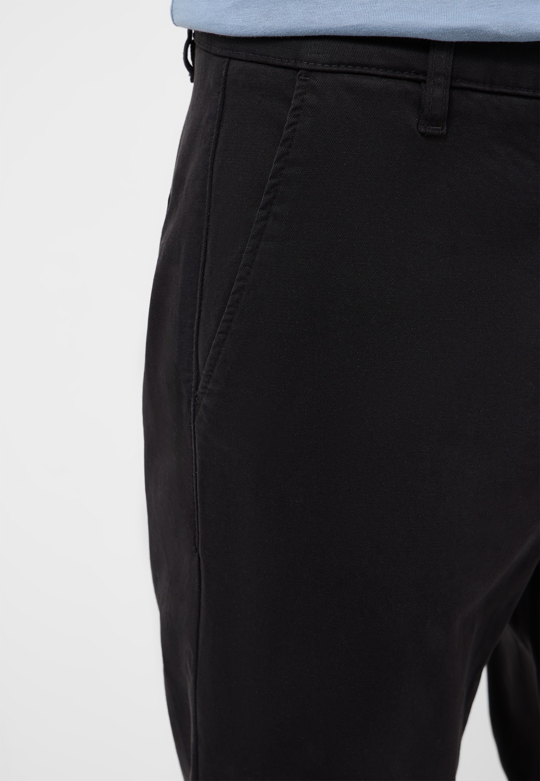 Hose Style Brad Chino Essentials