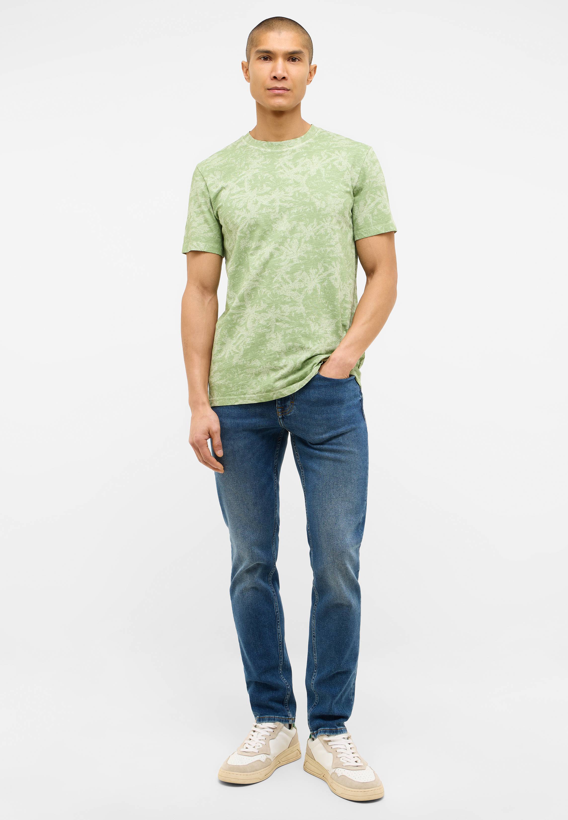 T-shirt, Hosen, Erwachsener, Mann, Person