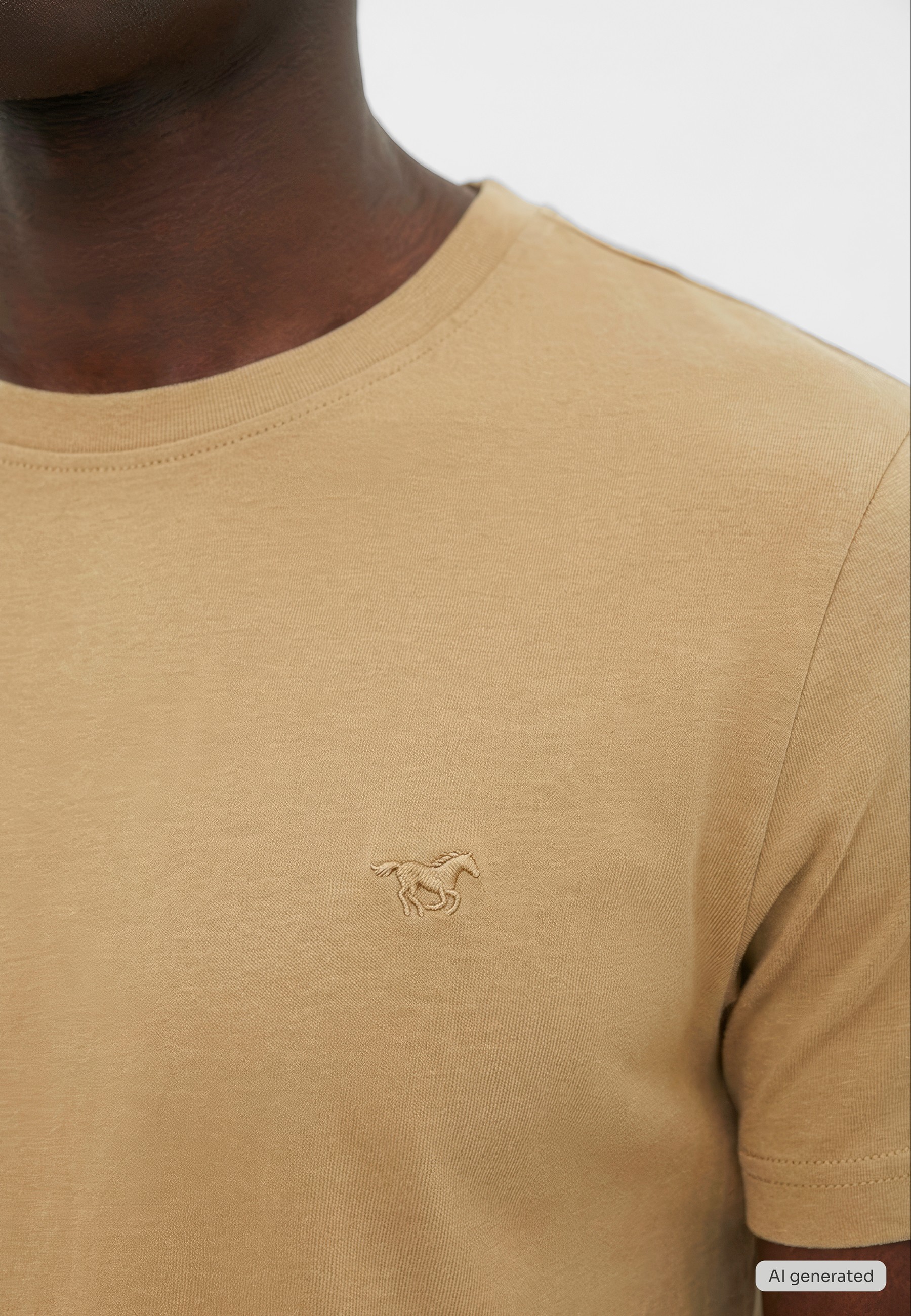 mit feiner Rippstruktur im Slim Fit