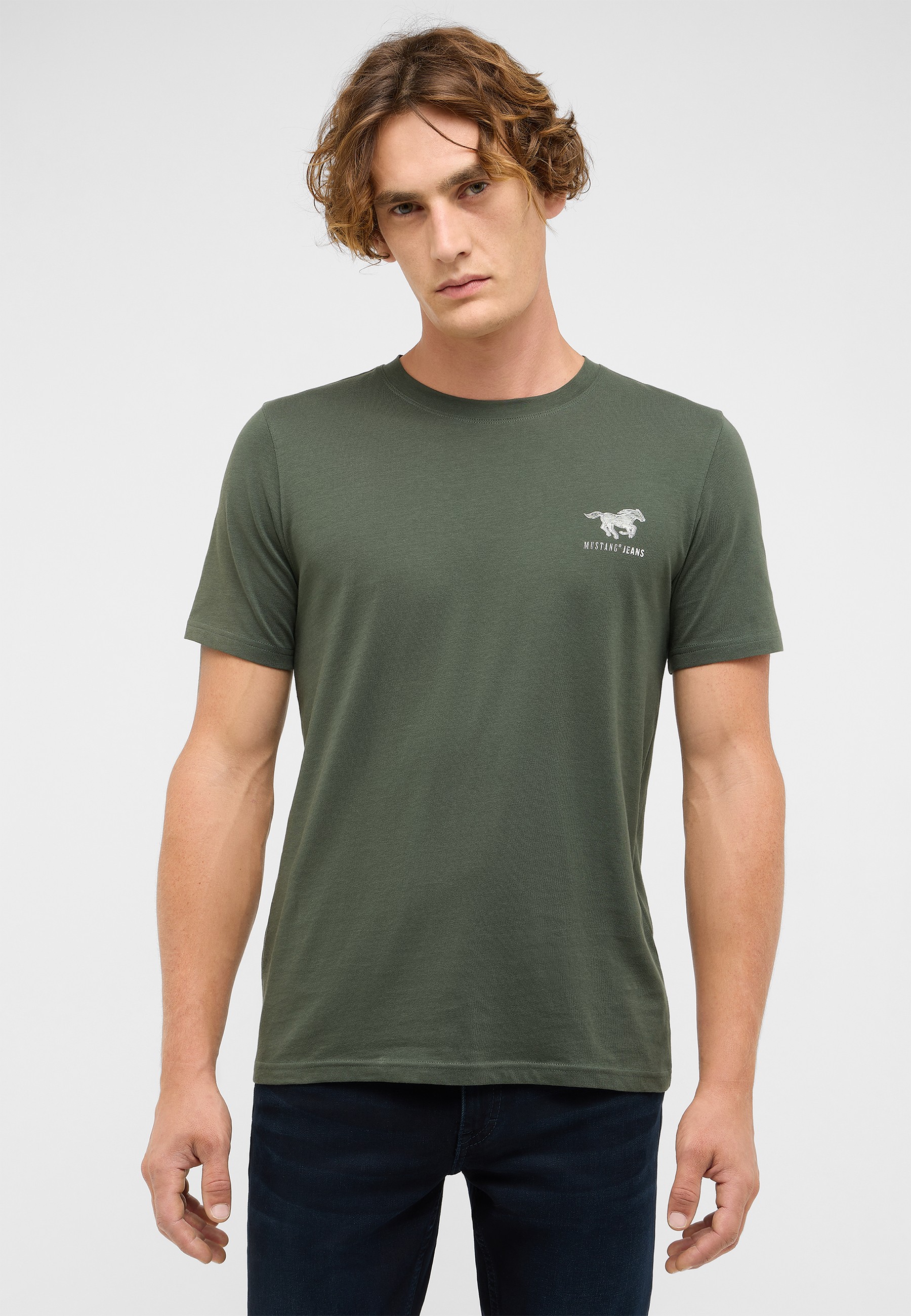 Bekleidung, T-shirt, Person, Ärmel
