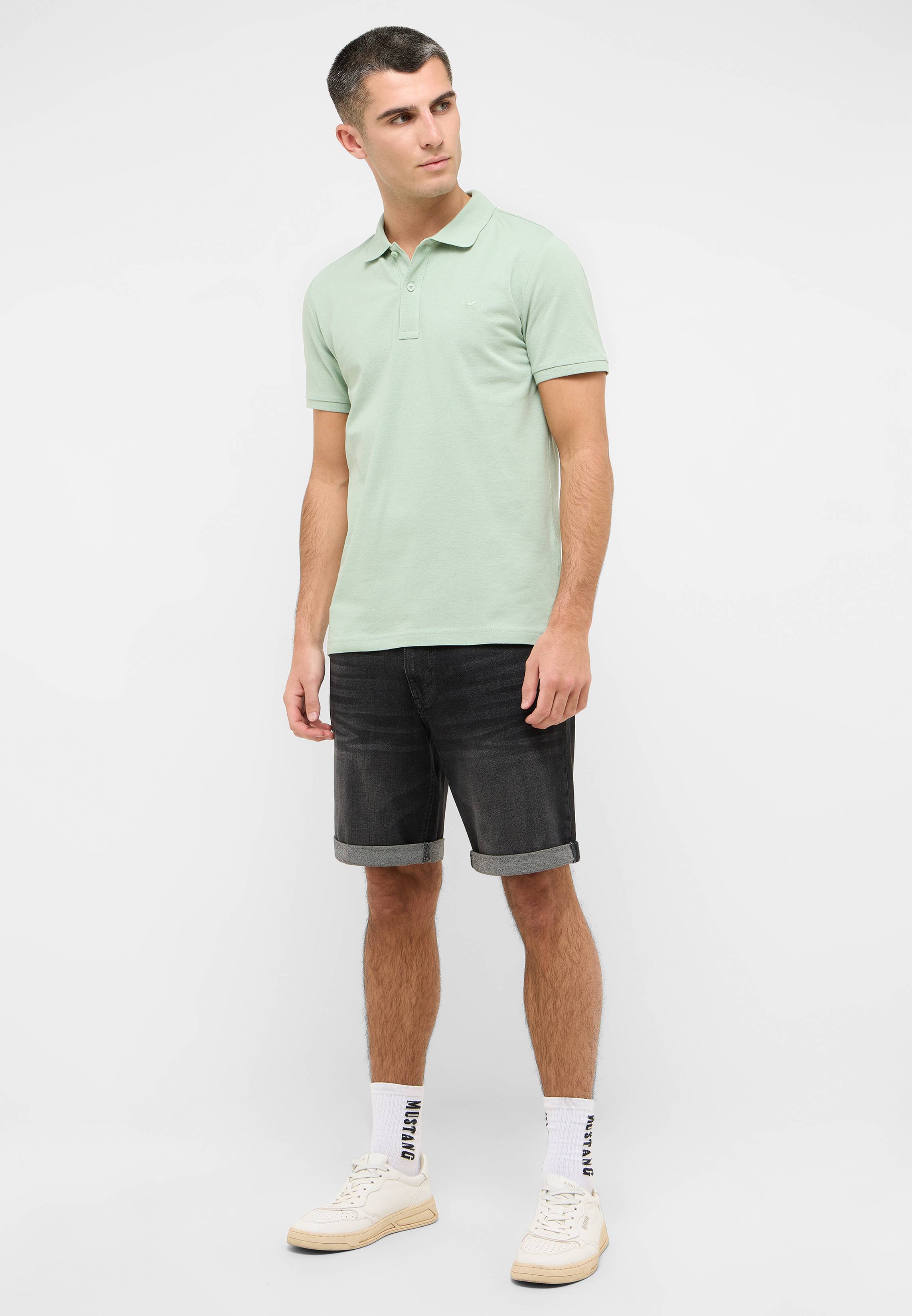 Bekleidung, Kurze Hosen, Person, Hemd