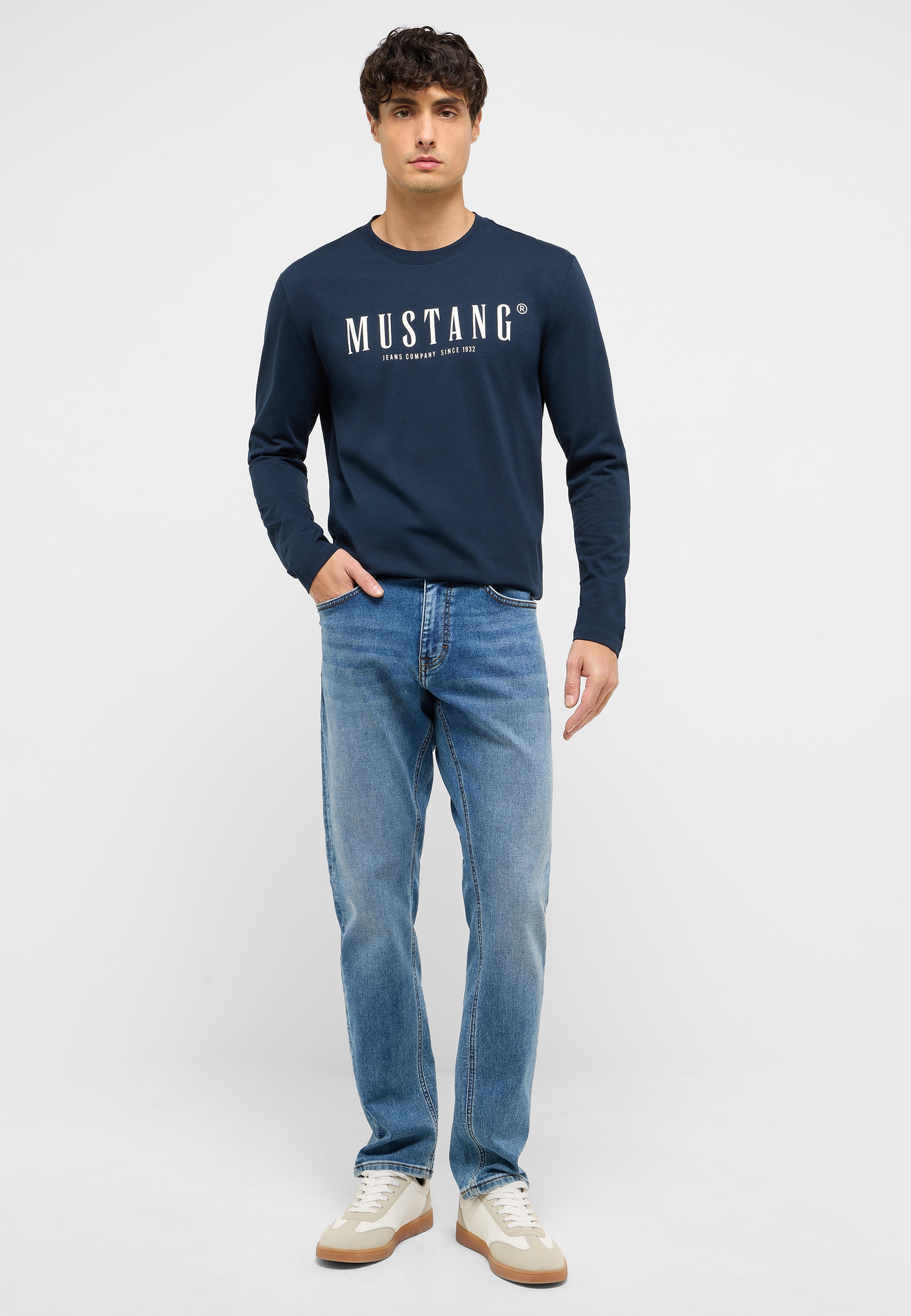 Hosen, Langarm, Jeans, Person, Stehend