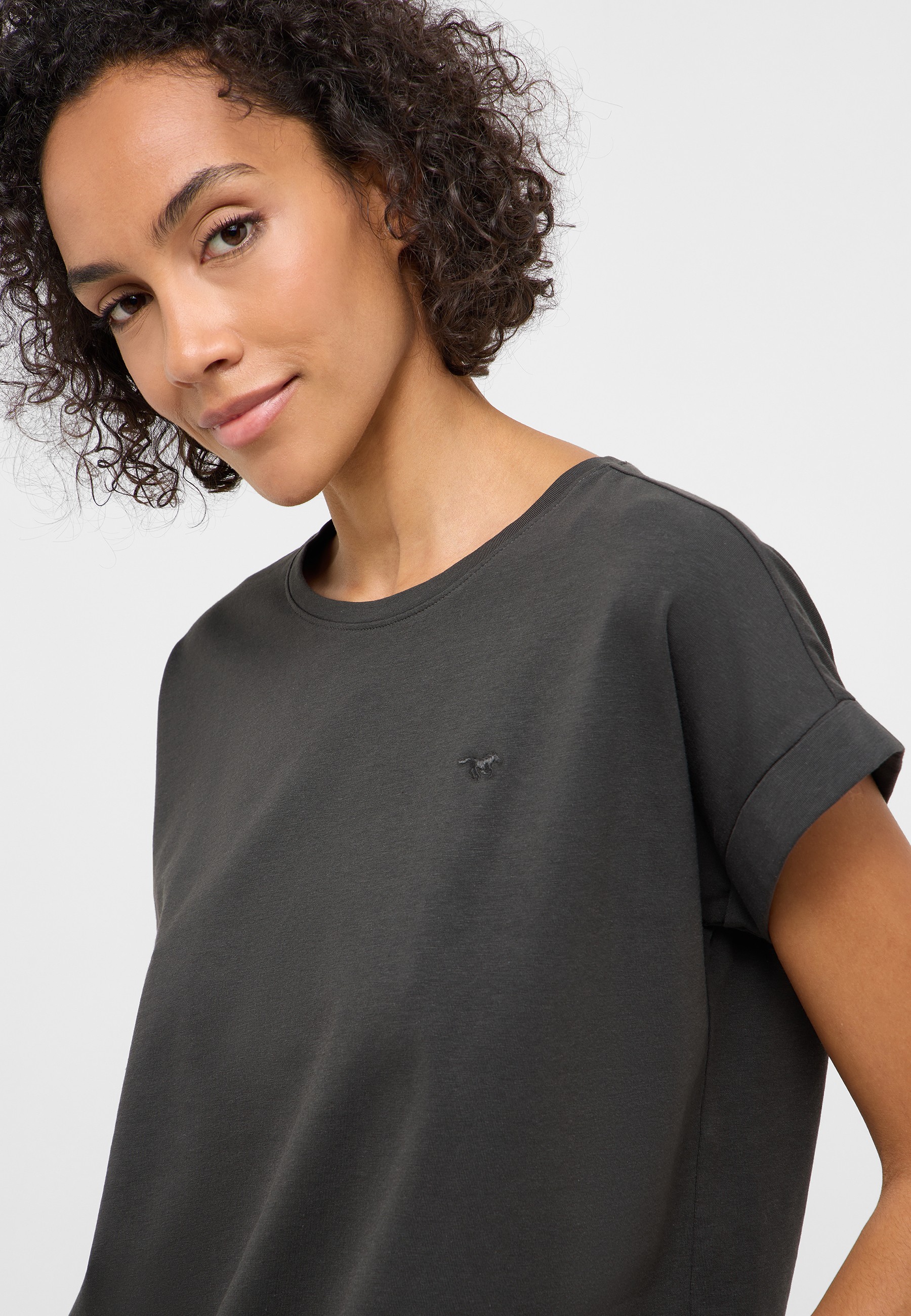 Gesicht, Kopf, Person, Ärmel, Frau