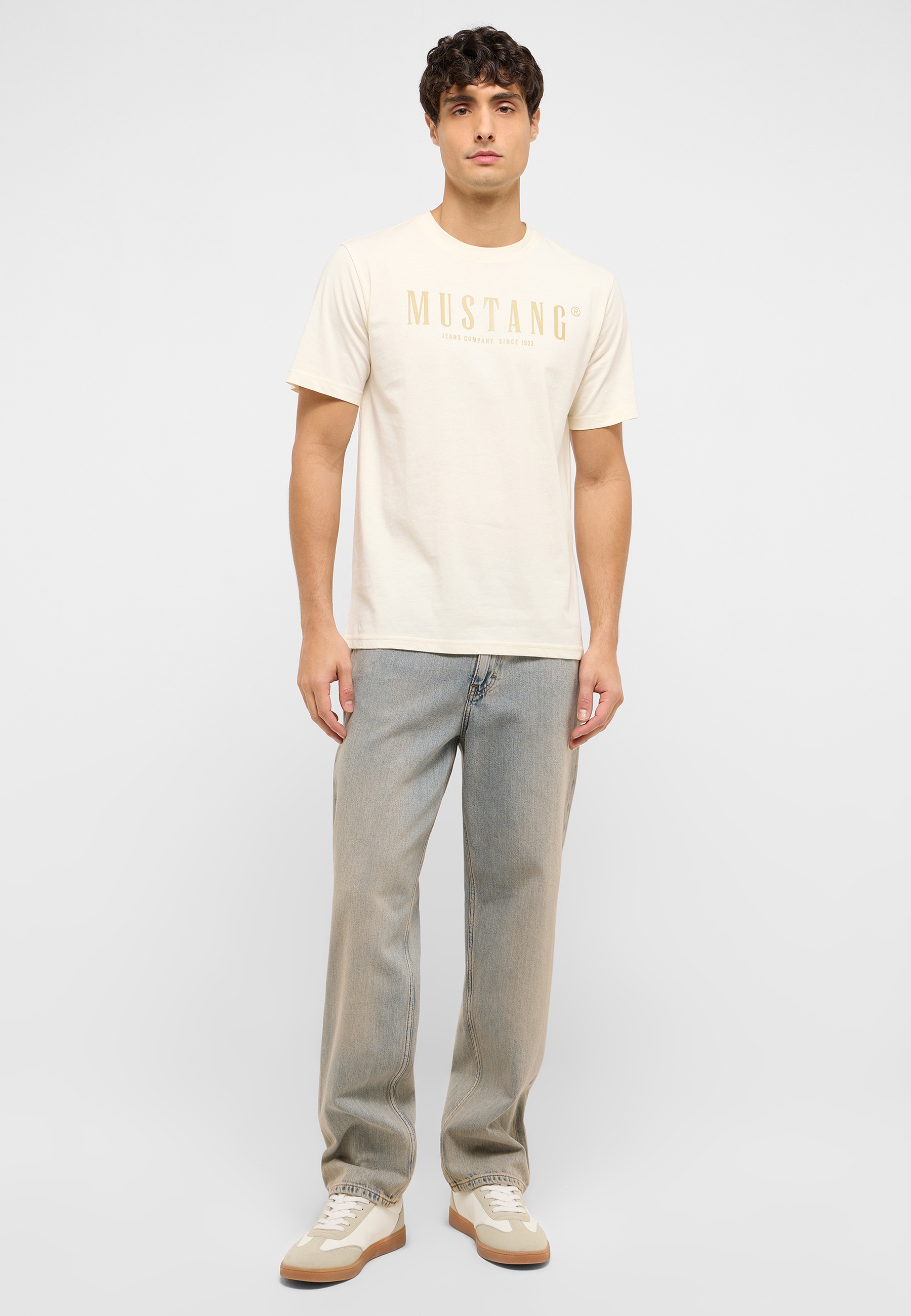 T-shirt, Leinen, Hosen, Person, Stehend