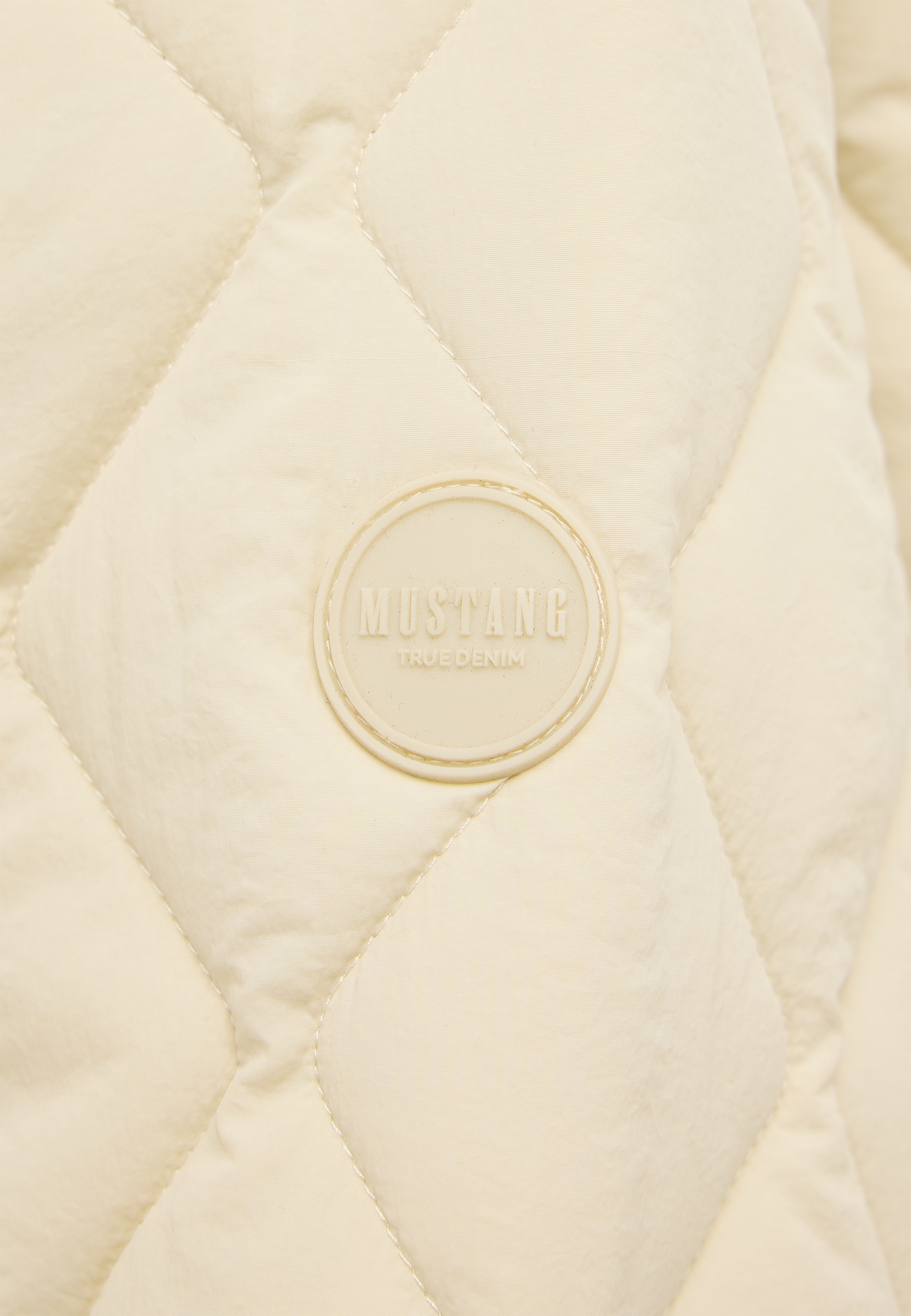 quilted,  creme,  runde abzeichen,  Mustang markenpatch,  heller polsterung