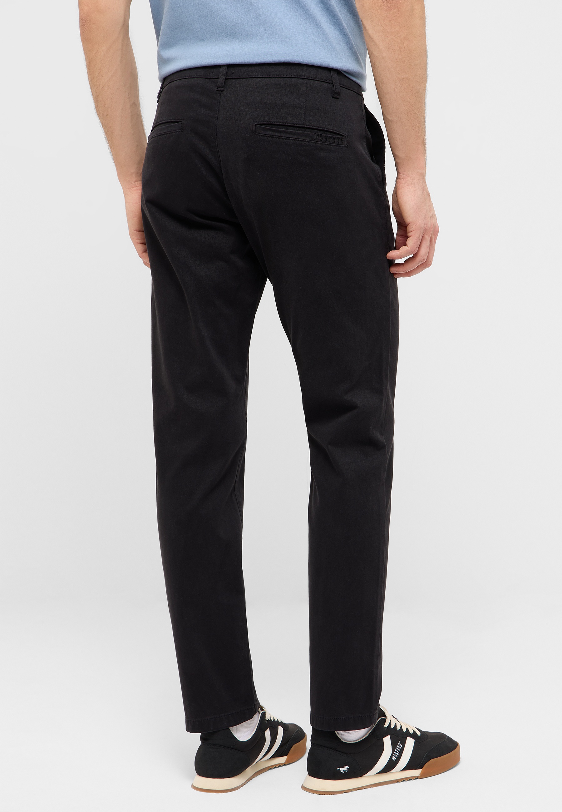 Hose Style Brad Chino Essentials