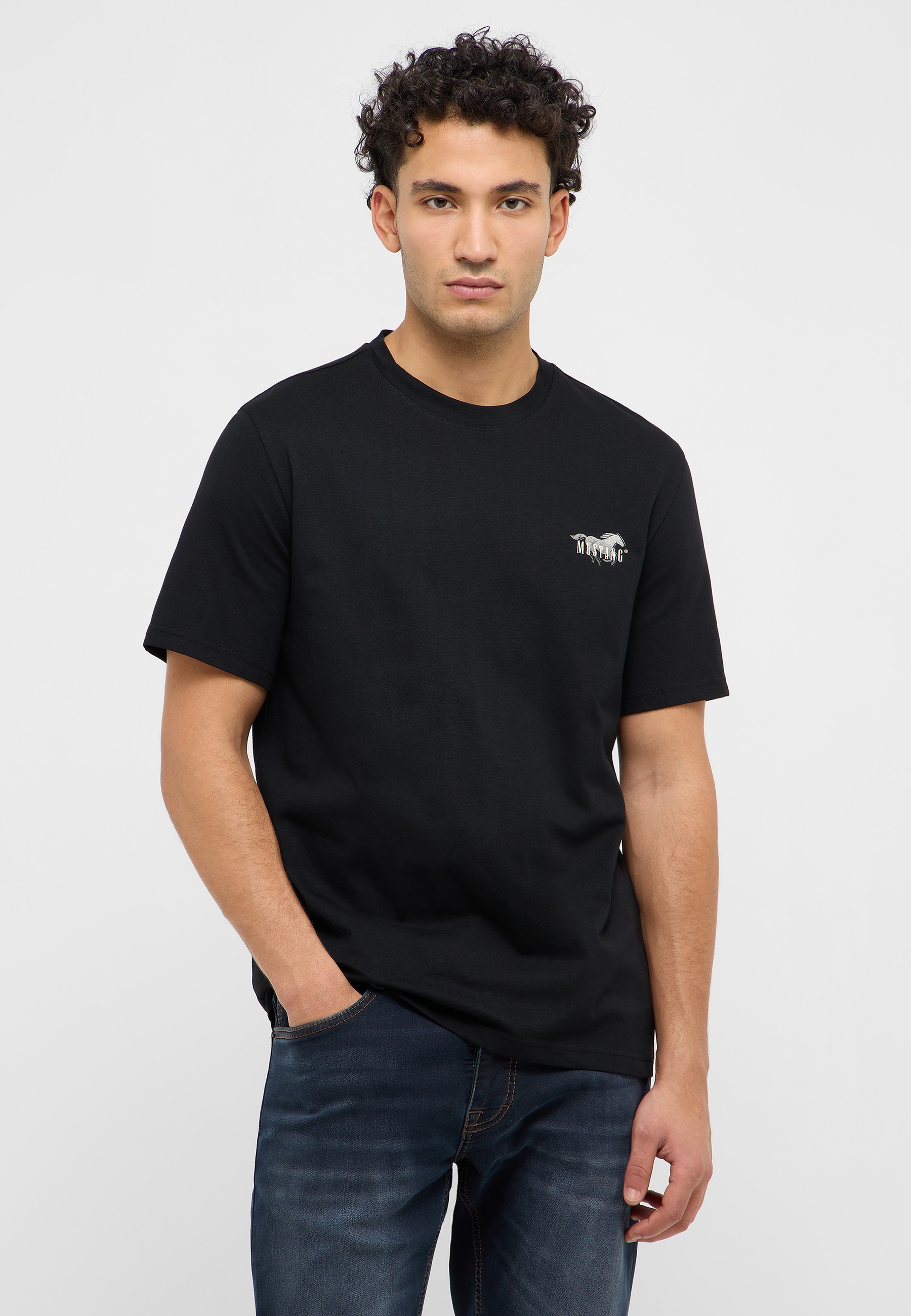 T-shirt, Jeans, Hemd, Mann, Person