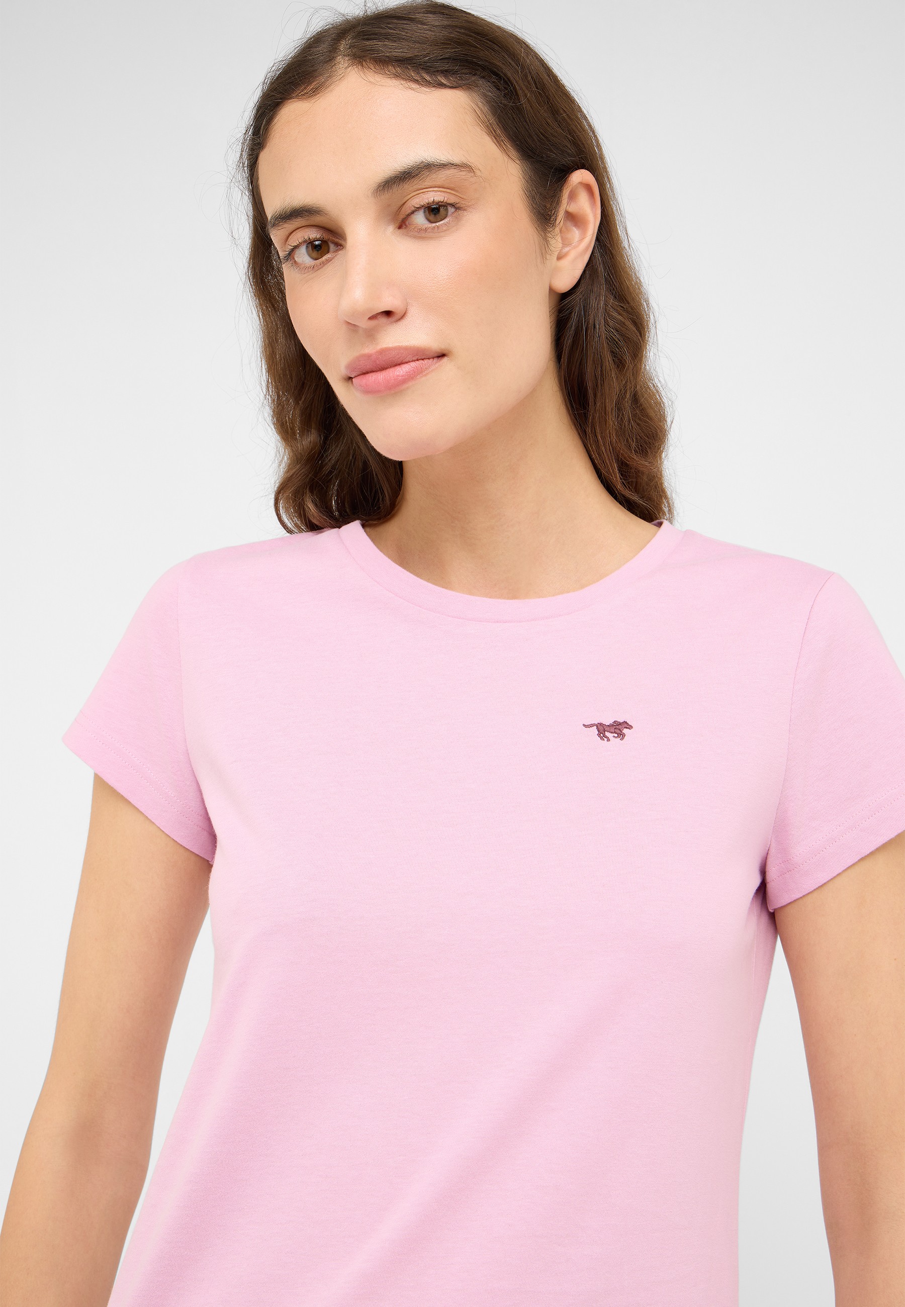 T-shirt, Hals, Person, Erwachsener, Frau