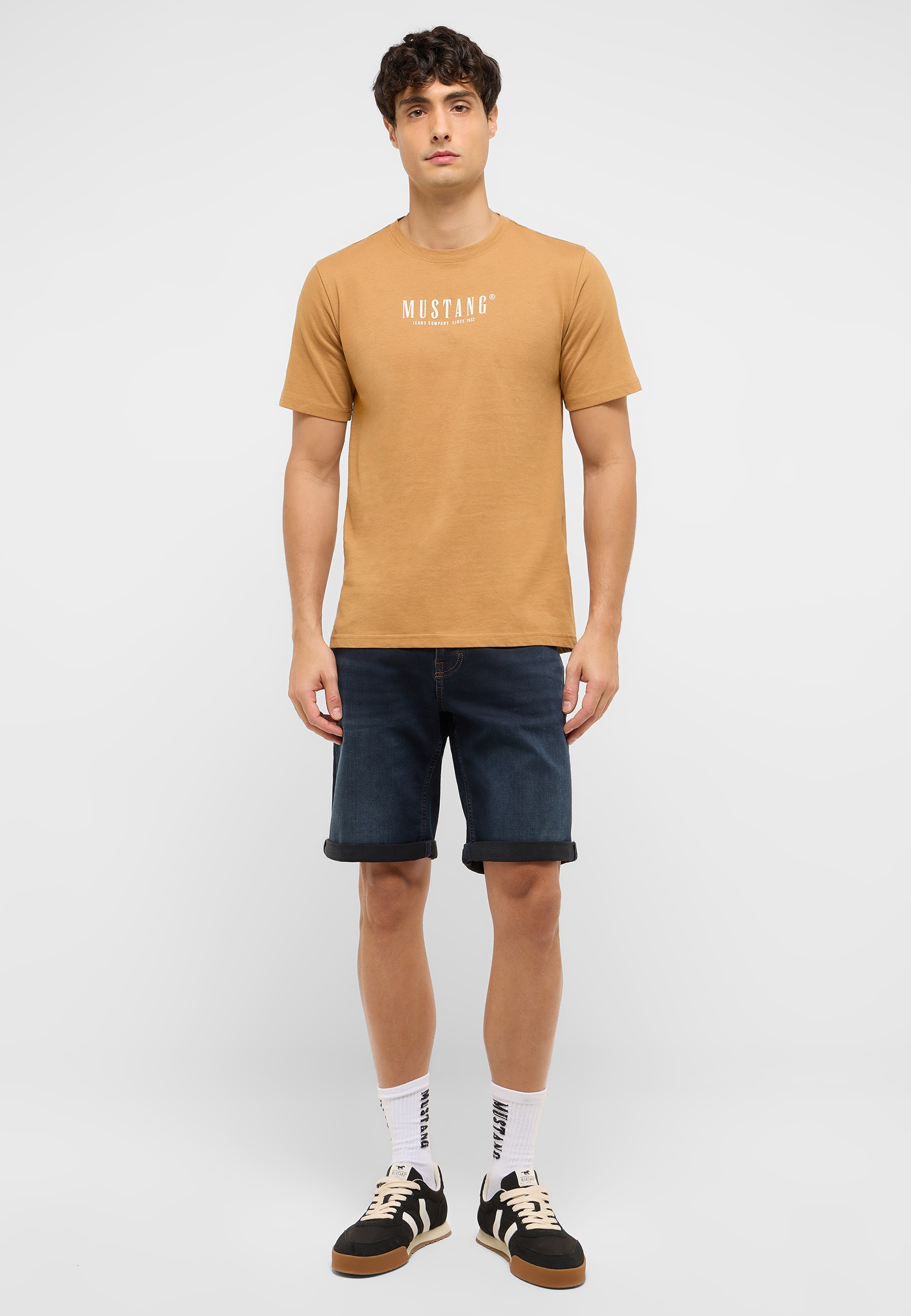 Kurze Hose, T-shirt, Junge, Person, Jugendlich