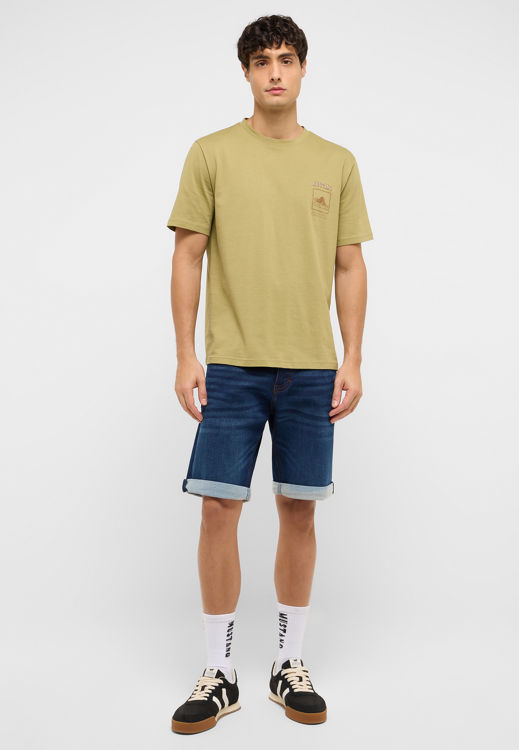 Kurze Hose, T-shirt, Junge, Person, Jugendlich