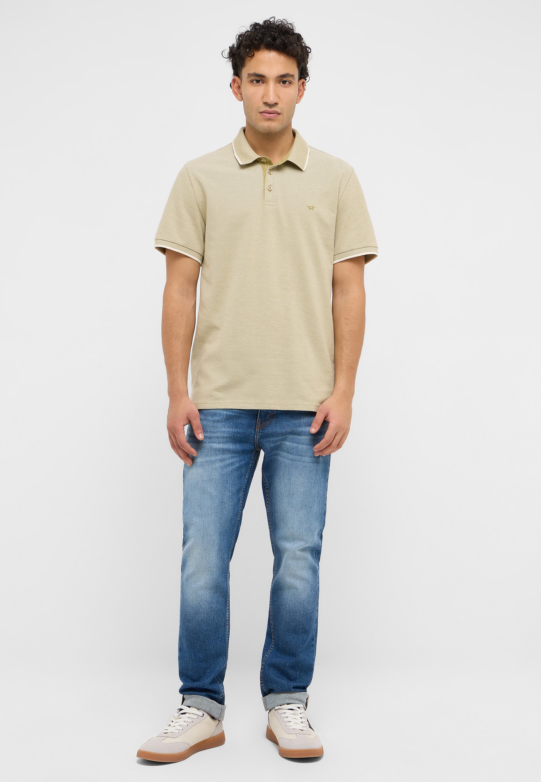 T-shirt, Hosen, Person, Jeans, Hemd