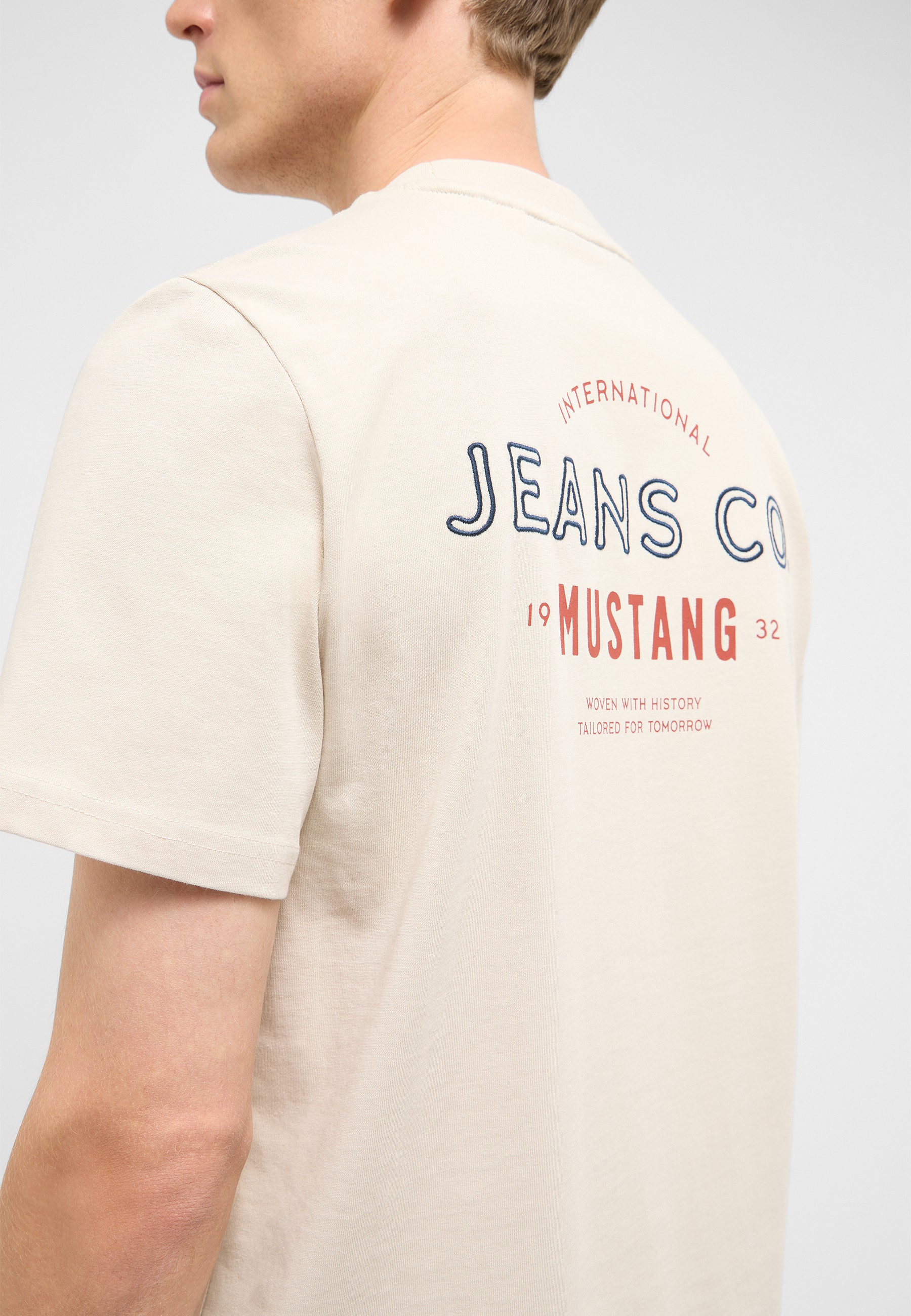 t-shirt, kurzarm, beige, grafikrückseite, mustang logo