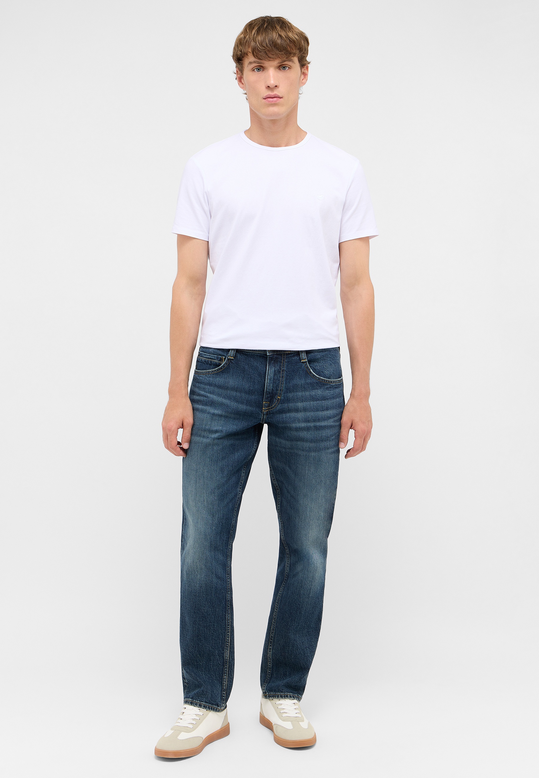 Bekleidung, Hosen, T-shirt, Jeans, Person