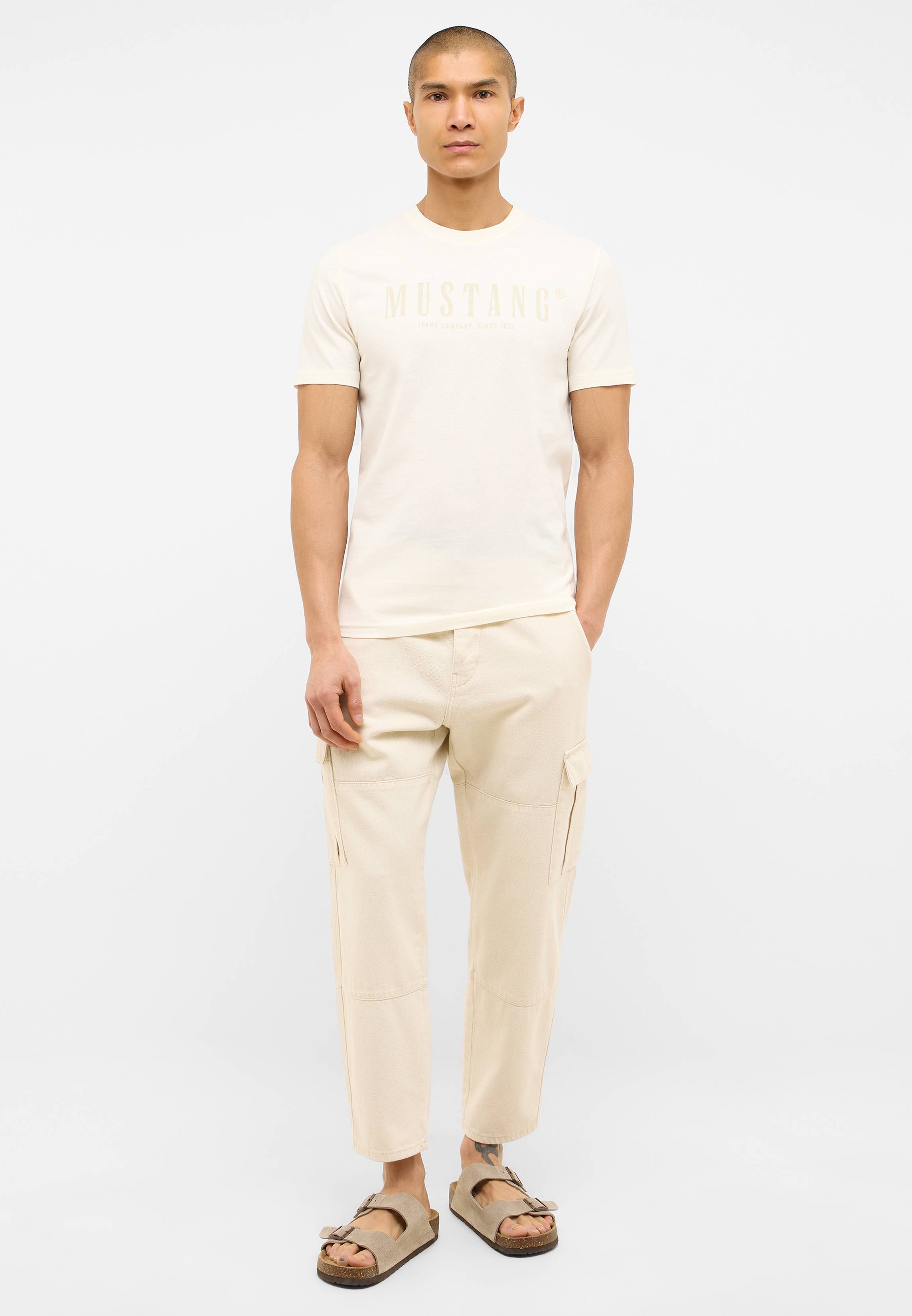 Sandale, Leinen, Hosen, T-shirt, Stehend