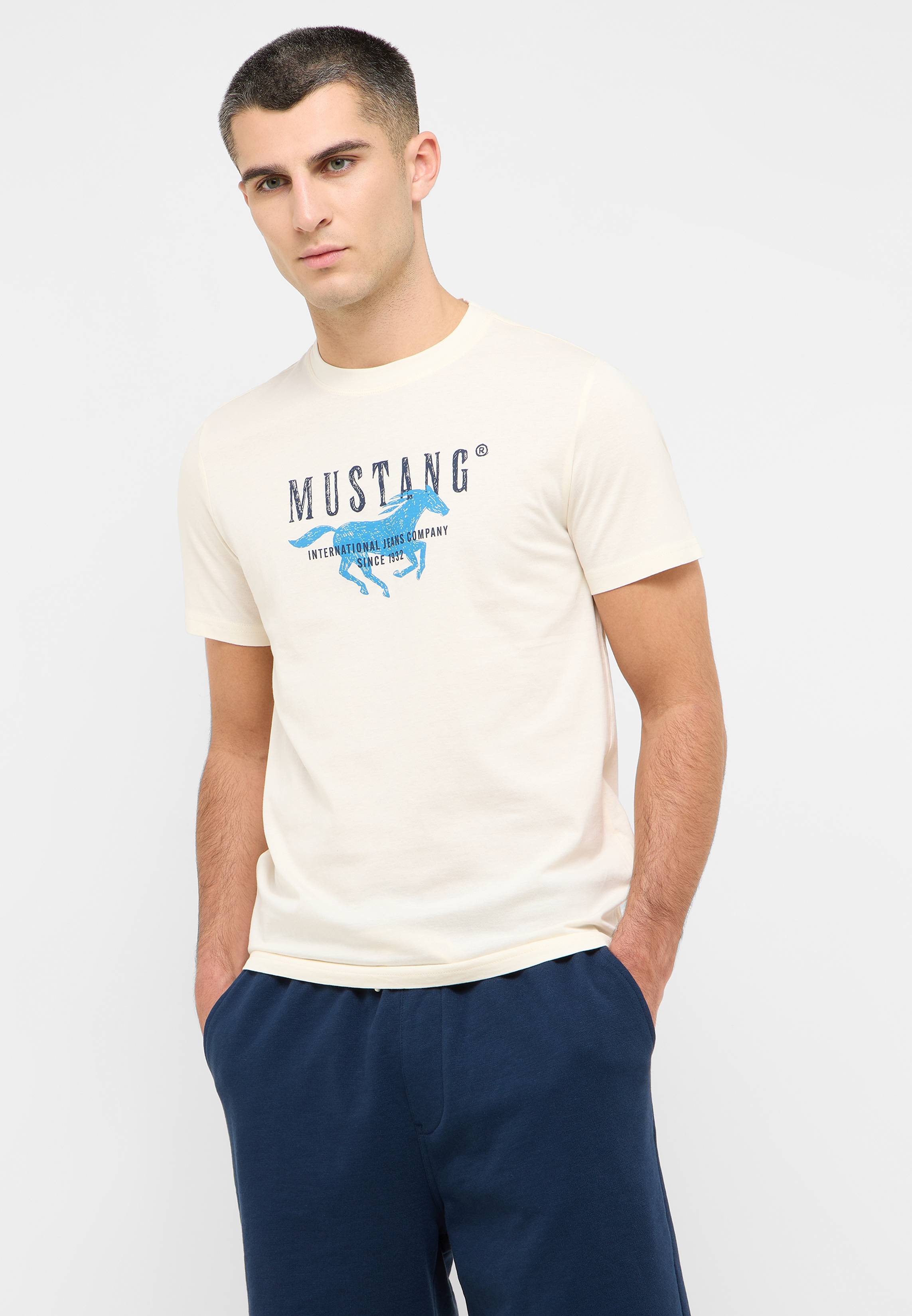 T-shirt, Hemd, Erwachsener, Mann, Person