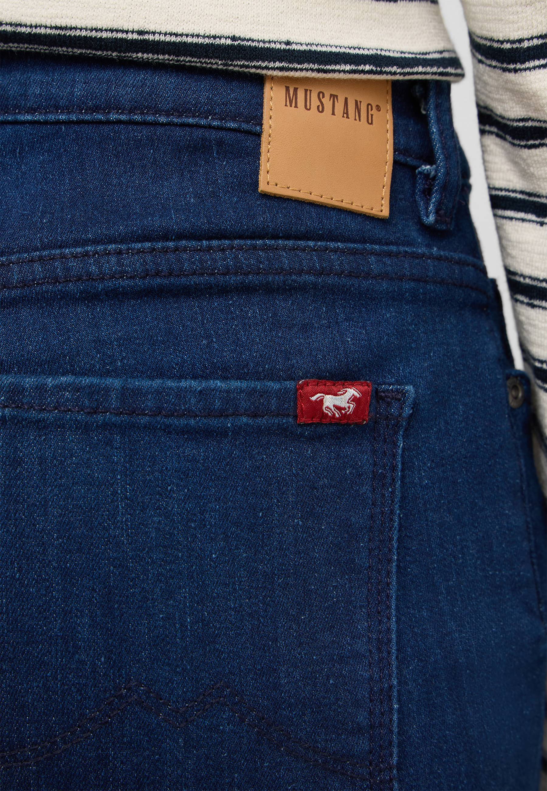 Jeans Style Crosby Relaxed Straight