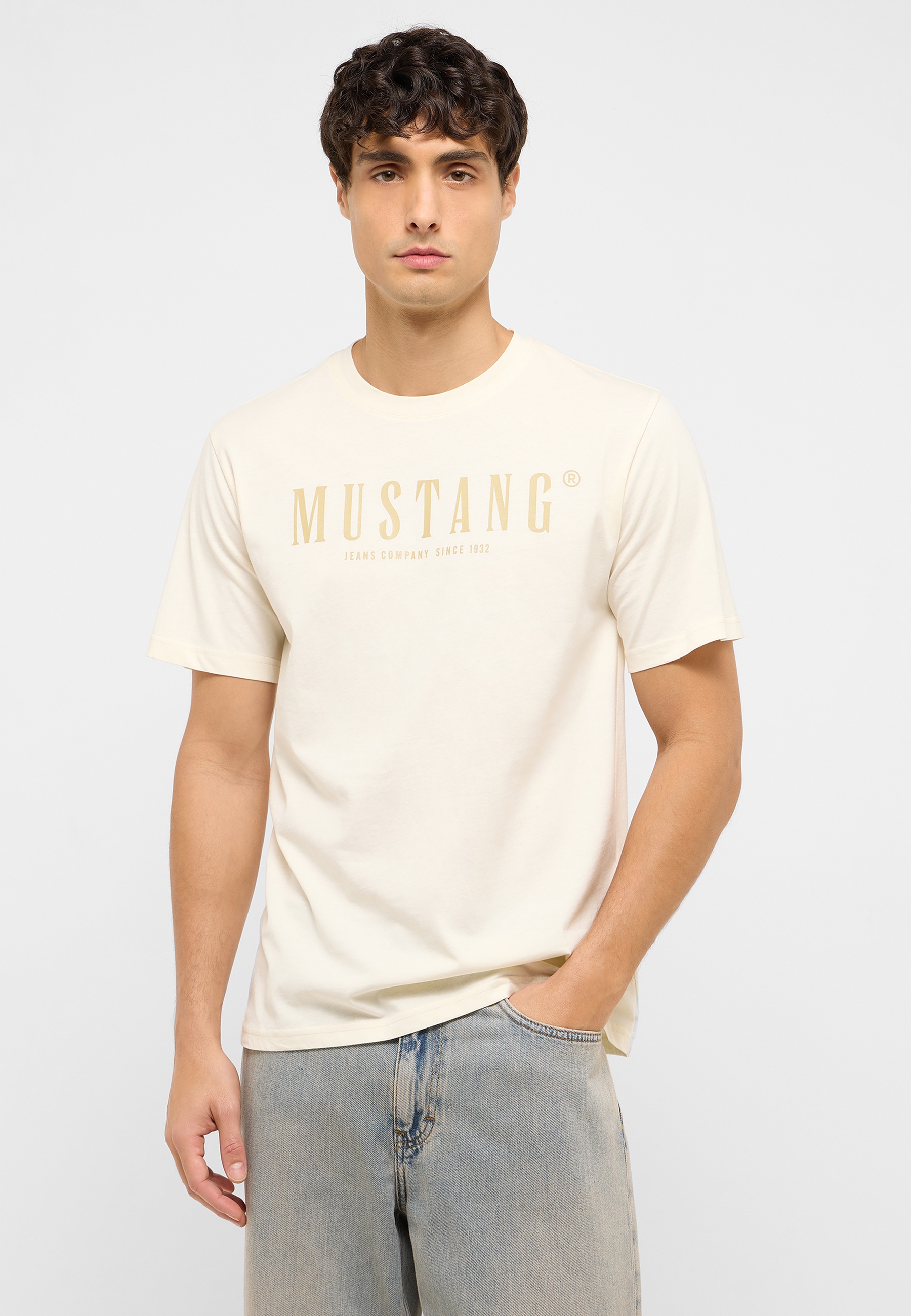 T-shirt, Hemd, Person, Jeans, Gesicht