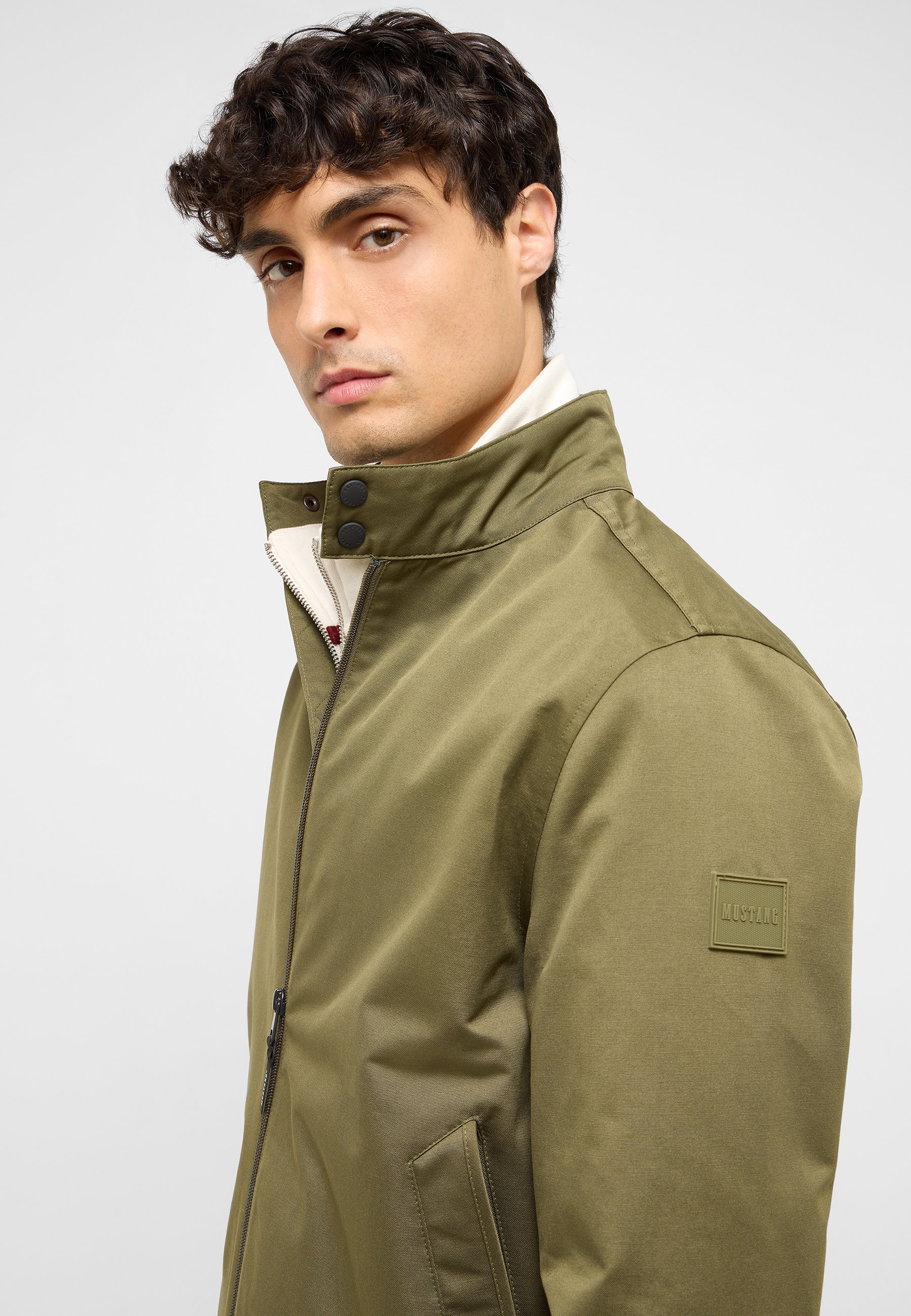 Bekleidung, Mantel, Jacke, Person, Gesicht