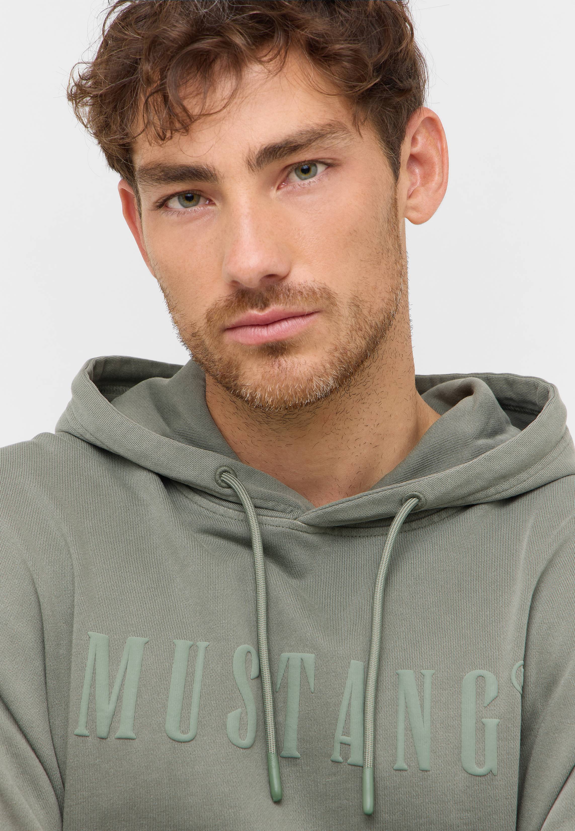 Strickwaren, Pullover, Sweatshirt, Kapuzenpulli, Person