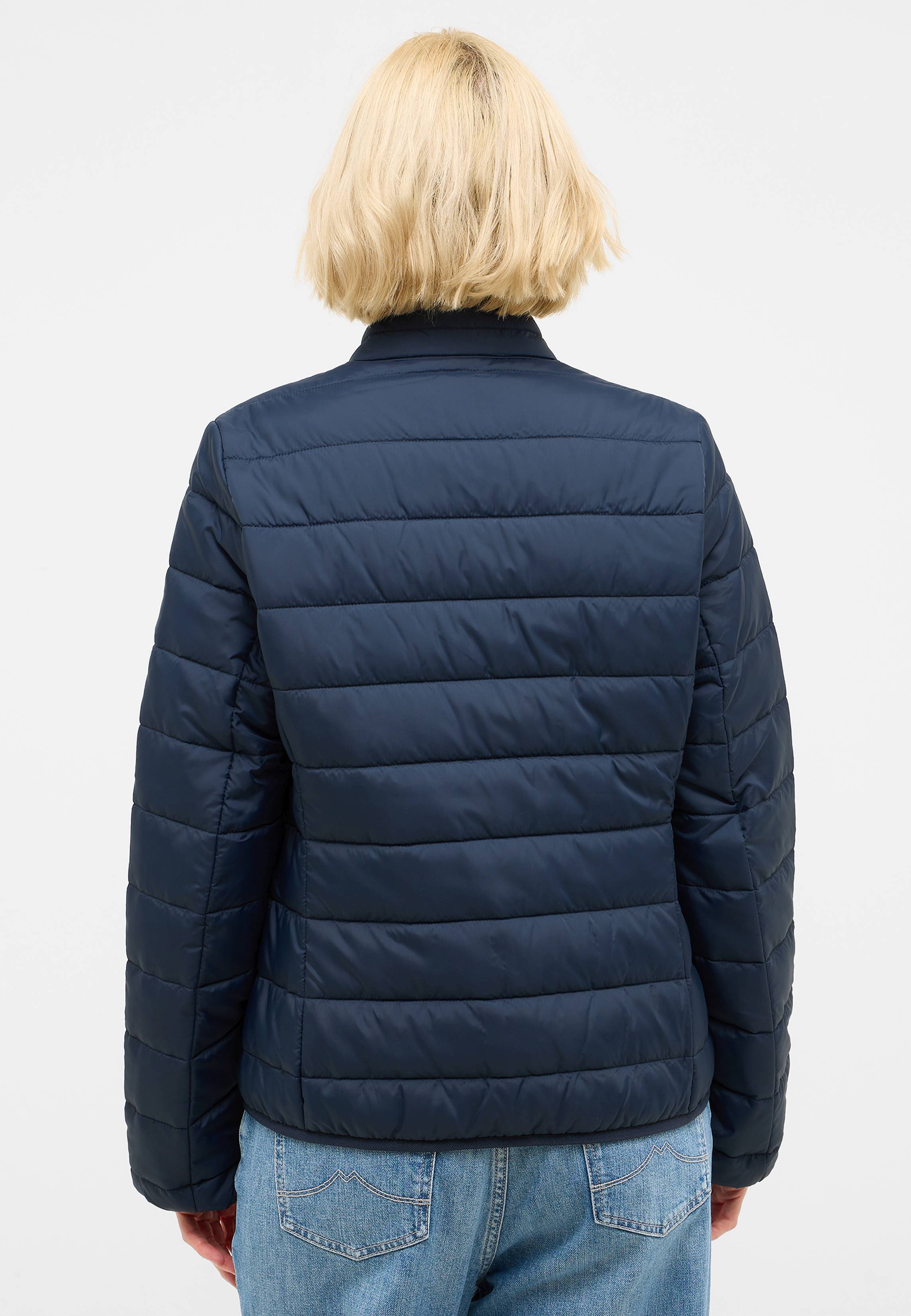 Bekleidung, Mantel, Jacke, Person, Blazer
