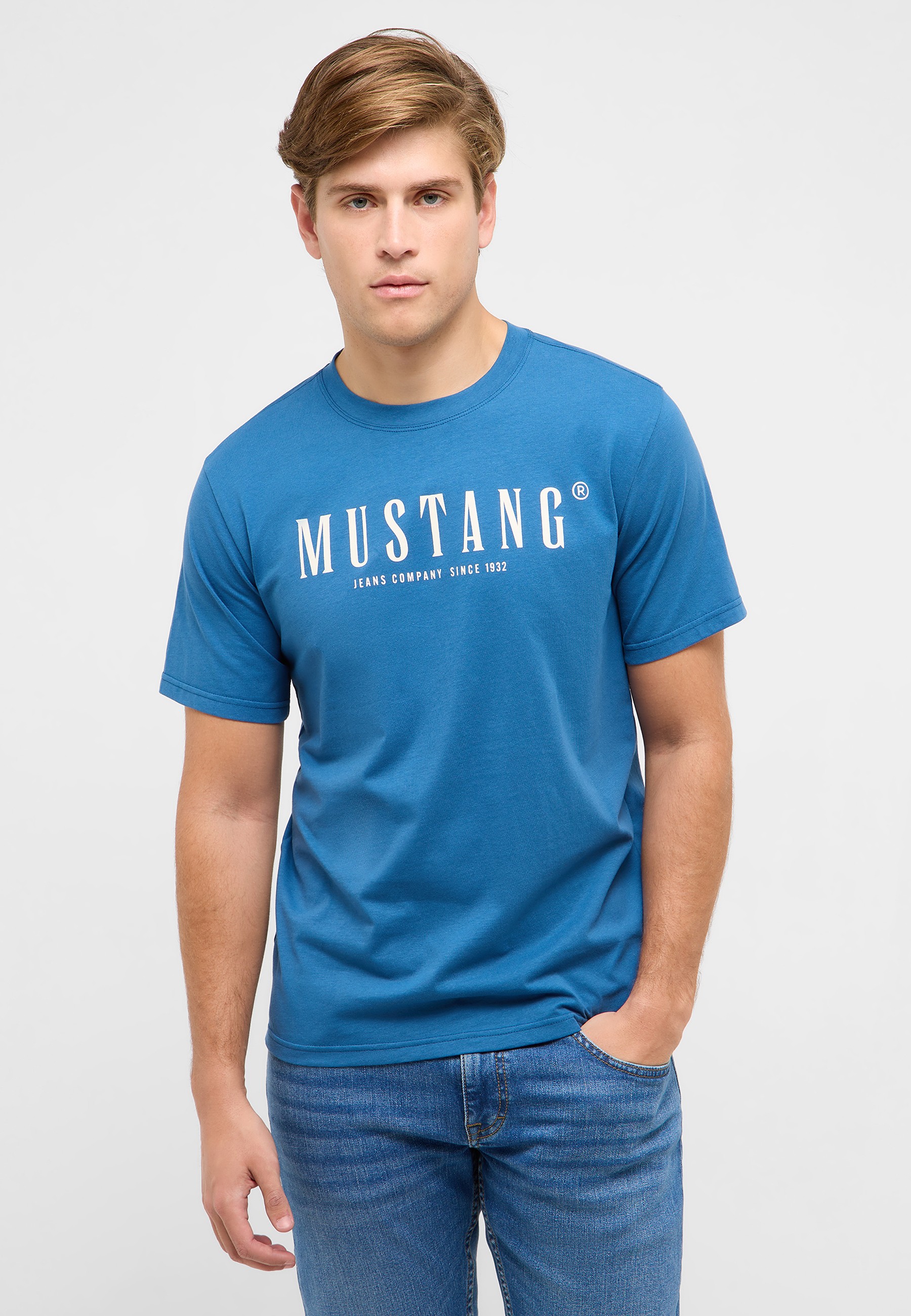 Bekleidung, T-shirt, Hemd, Person, Jeans