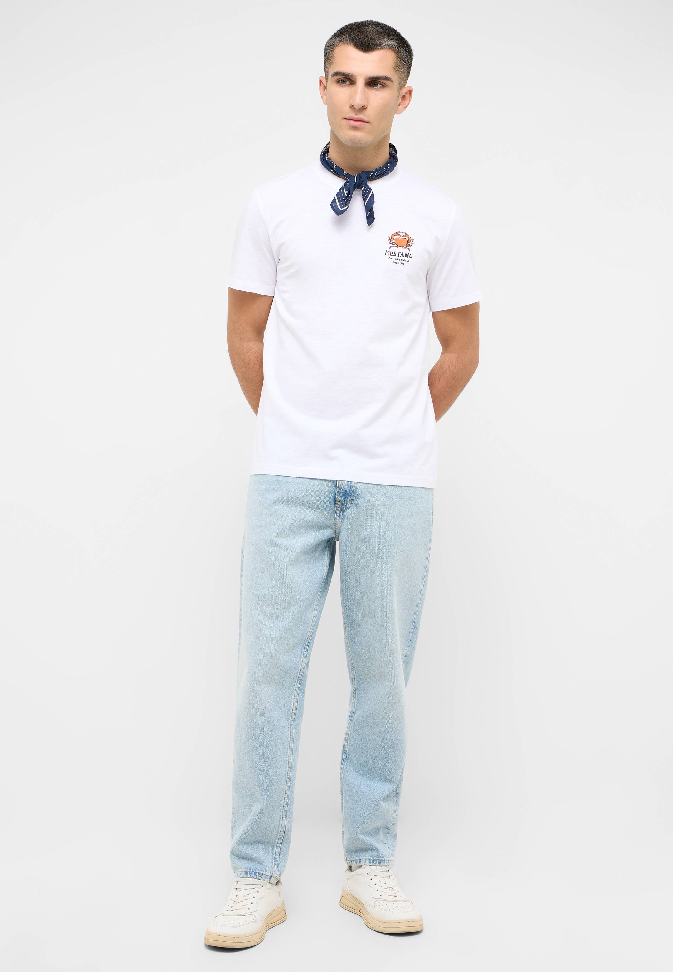 Hosen, T-shirt, Erwachsener, Mann, Person