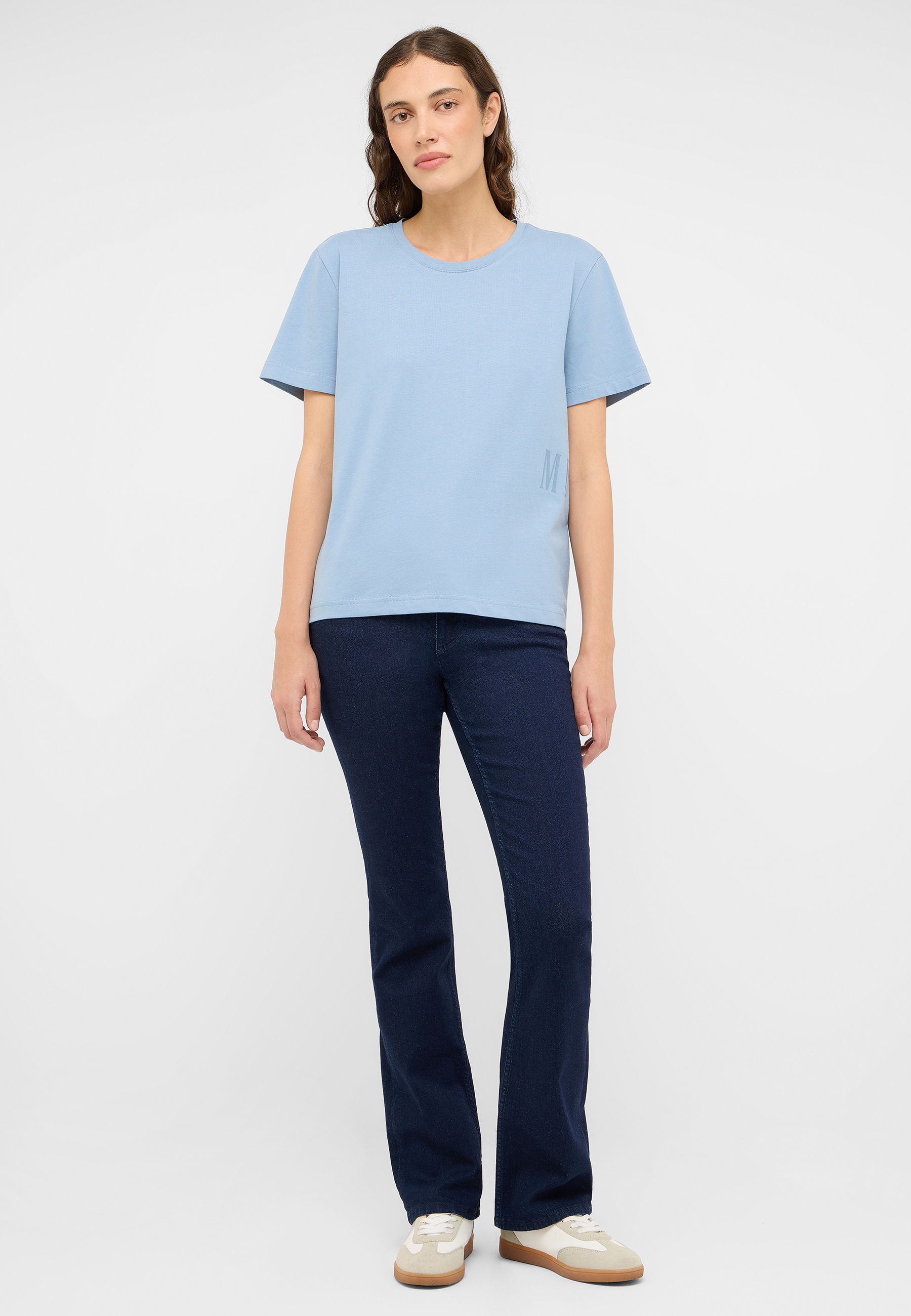 Bekleidung, T-shirt, Hosen, Person, Bluse