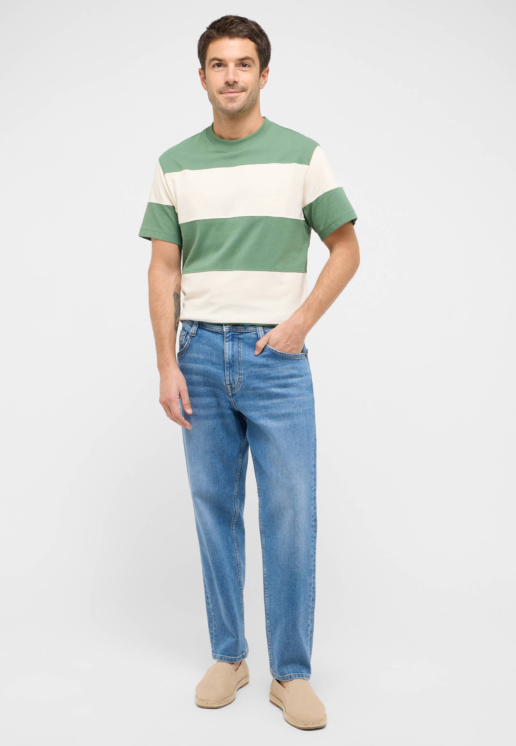 Hosen, T-shirt, Hemd, Jeanshose, Stehend