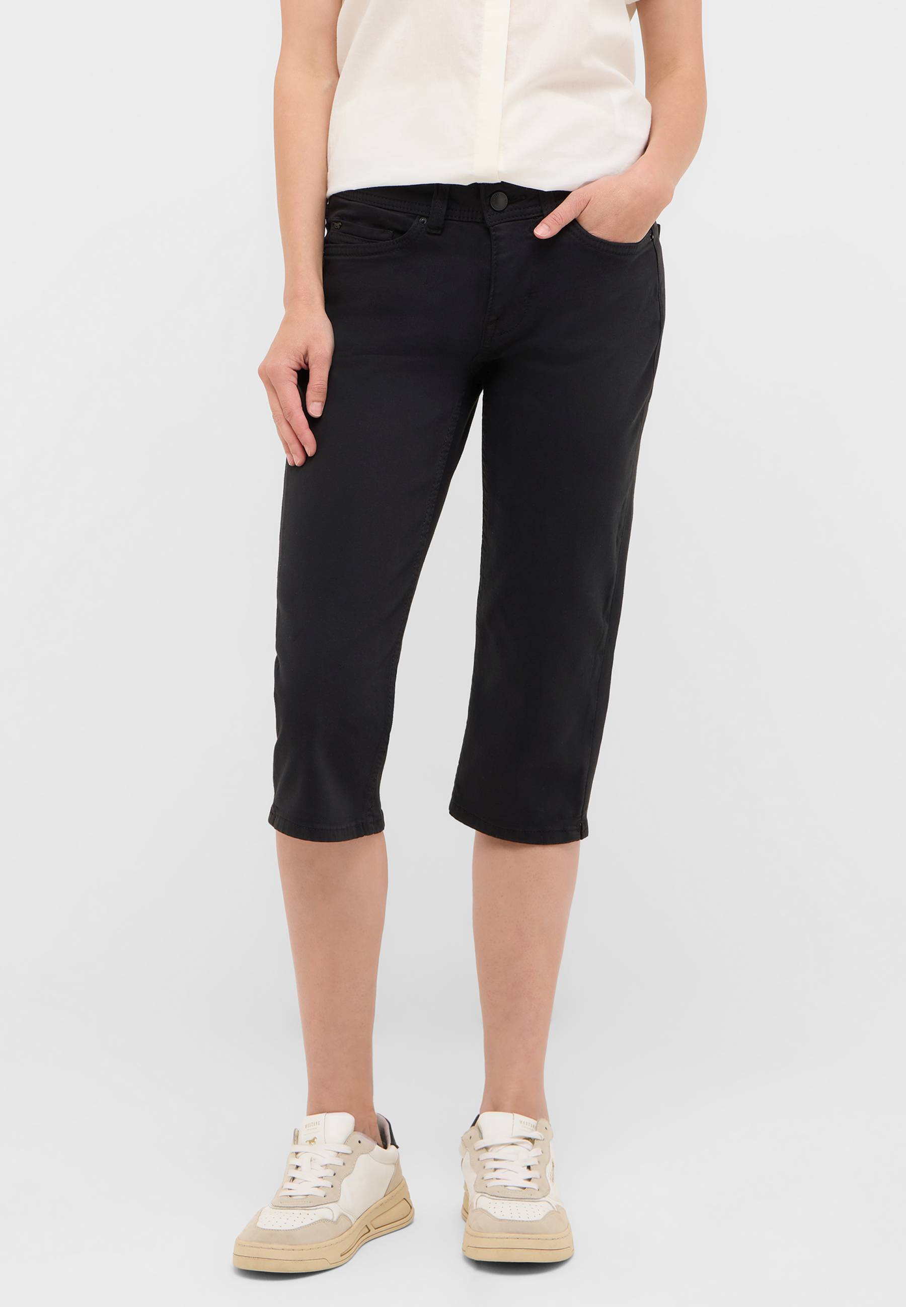 Kurze Hose, Hosen, Schuh, Sneaker, Person