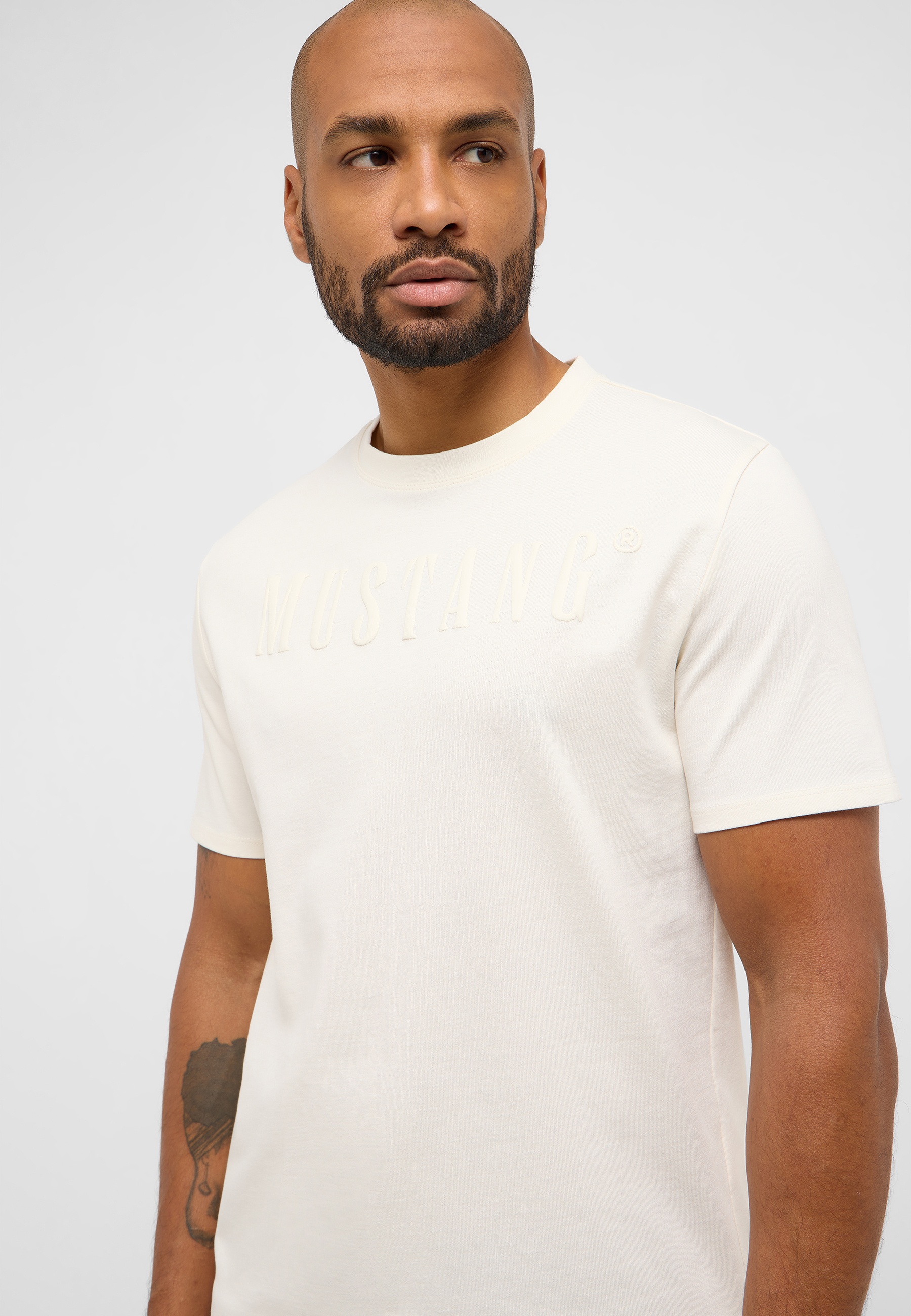 T-shirt, Ärmel, Erwachsener, Mann, Person