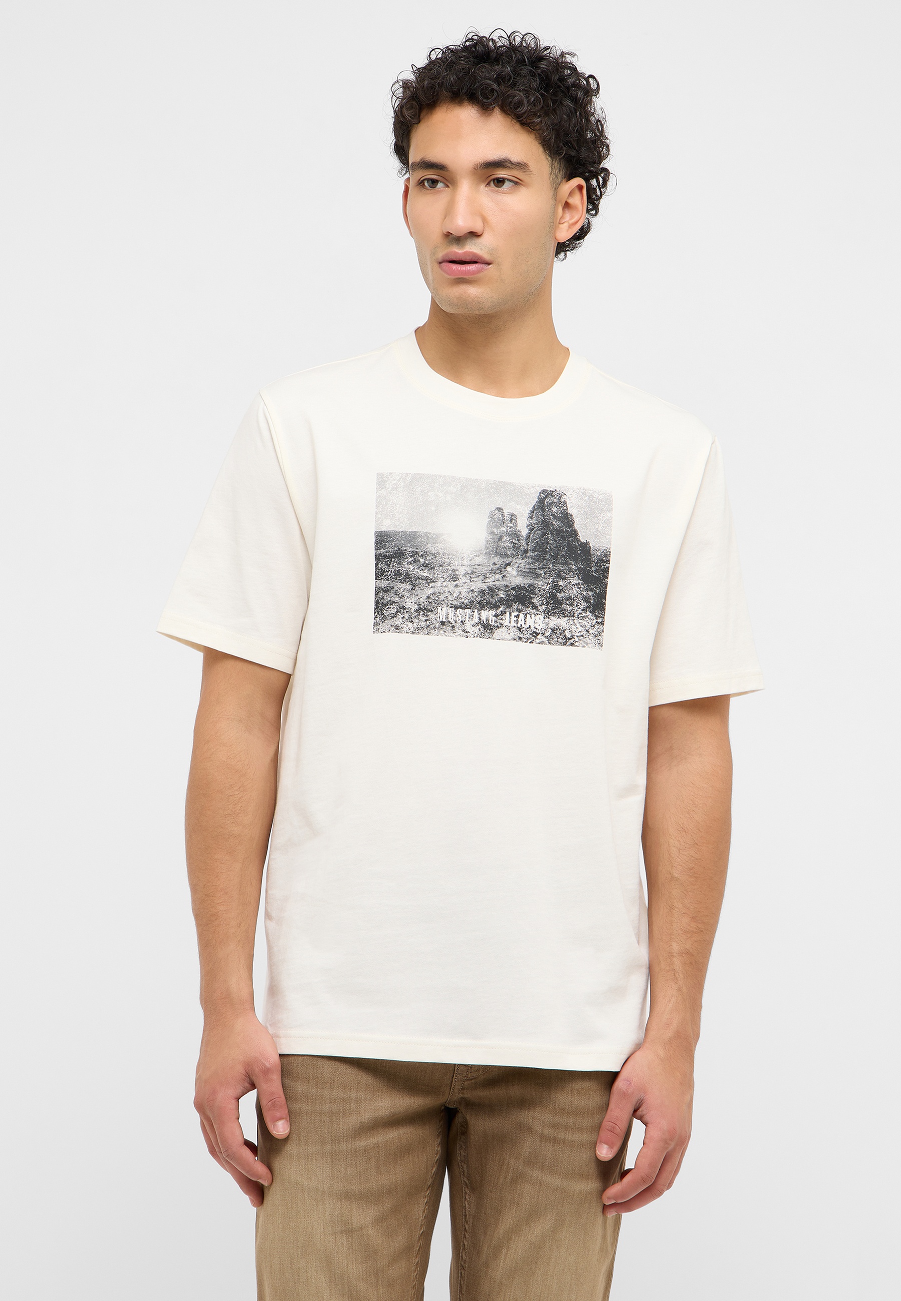 Bekleidung, T-shirt, Person, Hemd, Gesicht