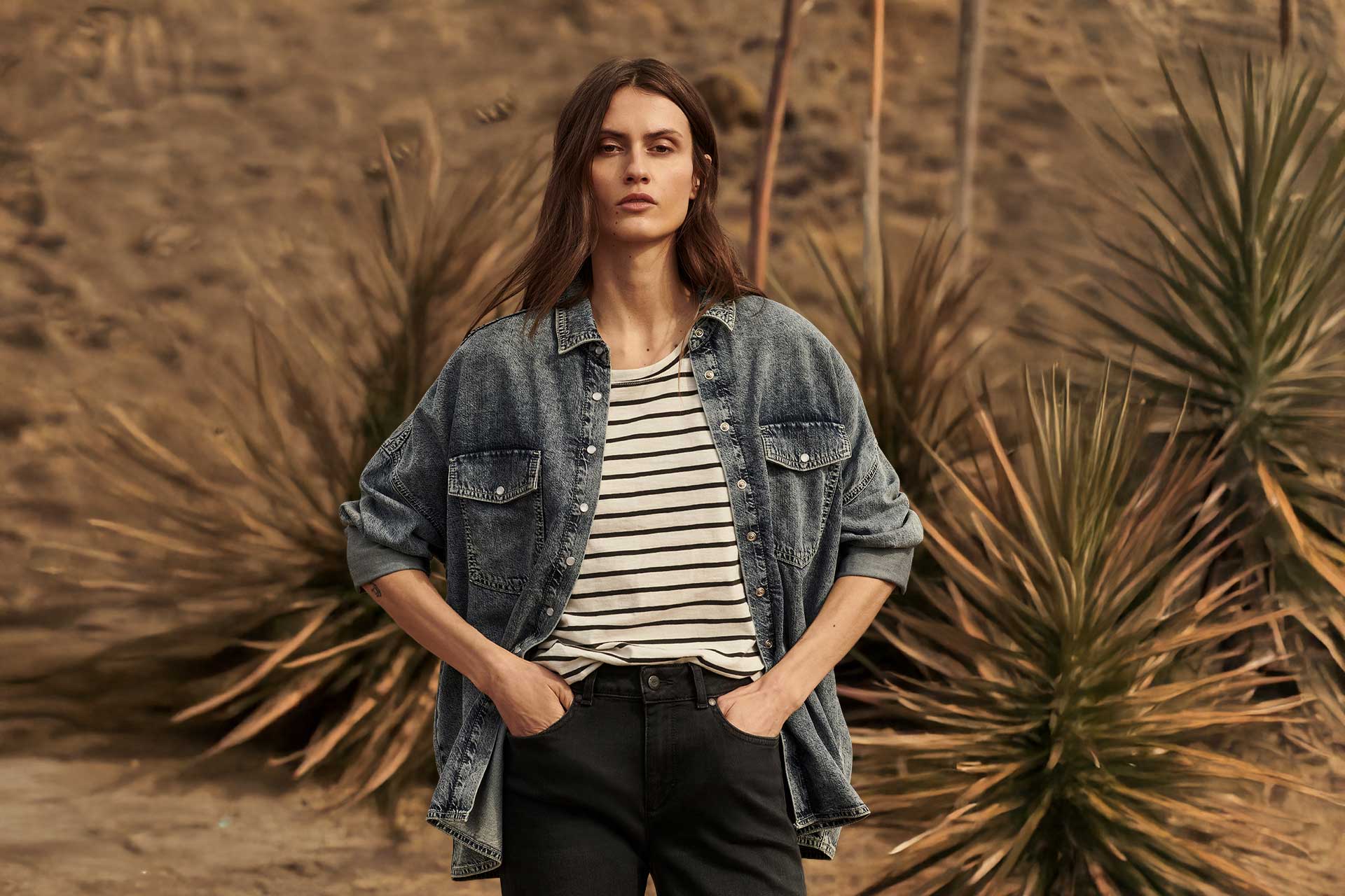 Denimjacke, Oversized, Denim, Streifenshirt, Casual, Jeanshemd, Denimjacke, Langarm, Stricktop, Gestreiftes-Shirt, Denimshirt, Blau Jeans, Casualjacke, StreifenTop, Layered Outfit