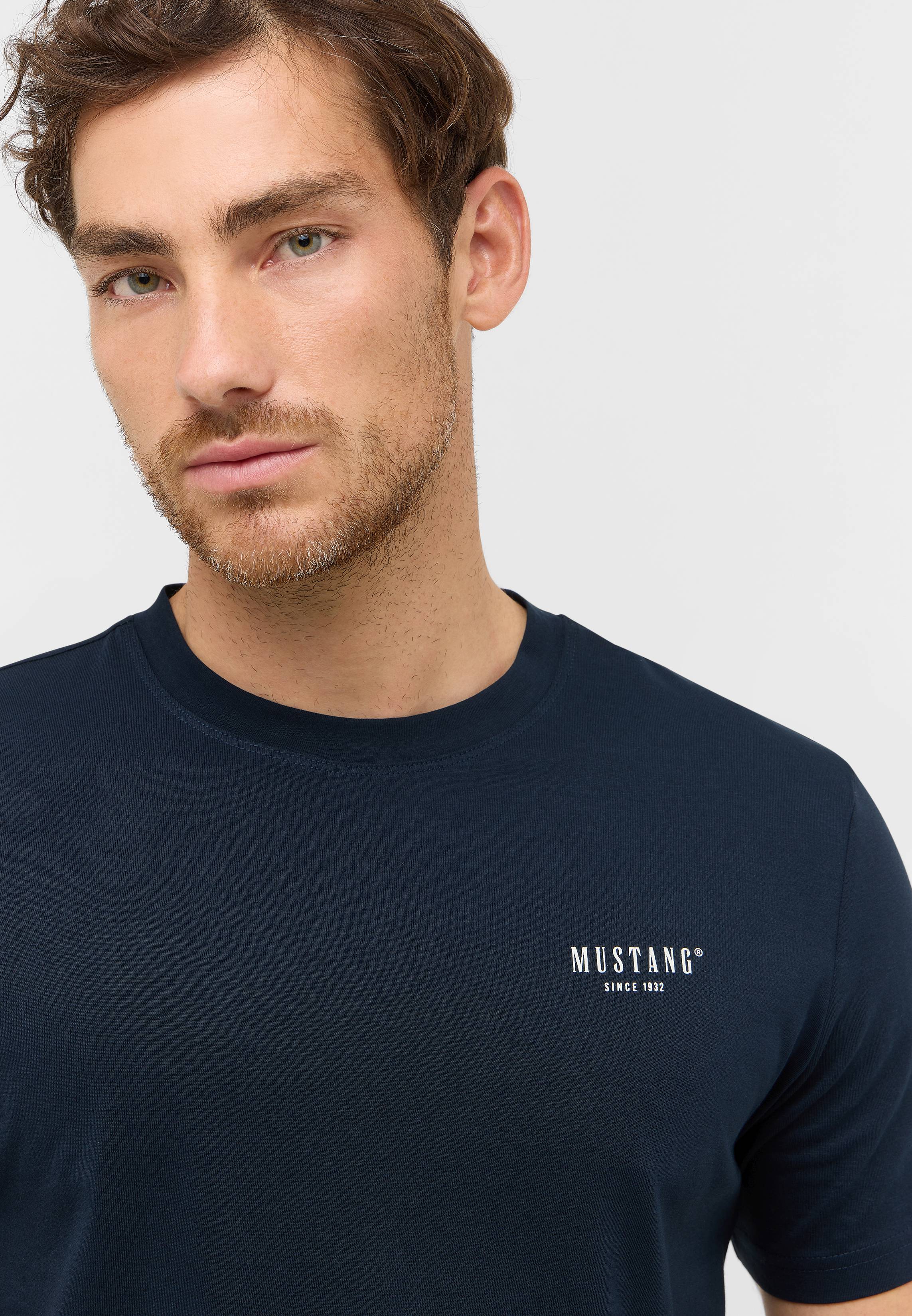 T-shirt, Kopf, Person, Gesicht, Hals