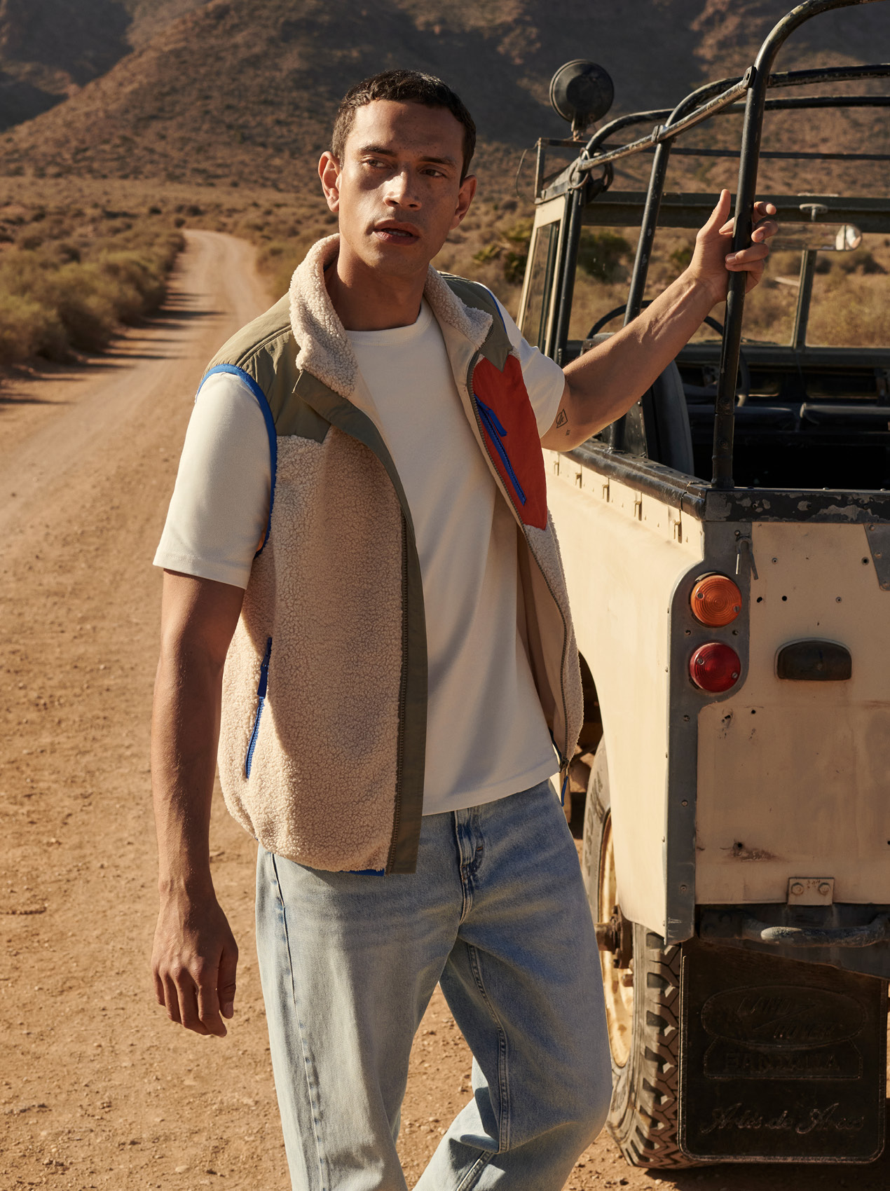 Hosen, Person, Jeans, Unterhemd, Jacke, Hosen, Person, Jeans, Unterhemd, Jacke