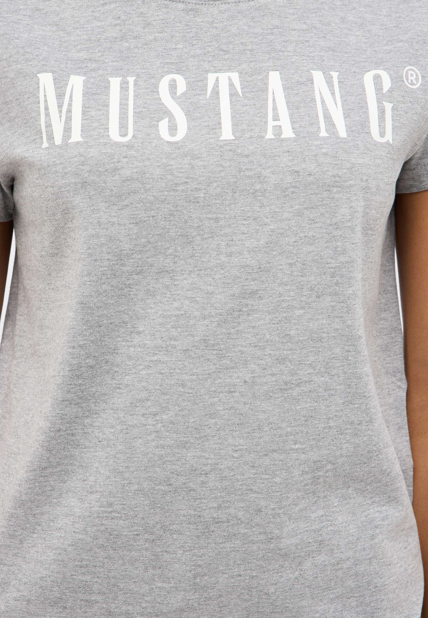 Bekleidung, T-shirt