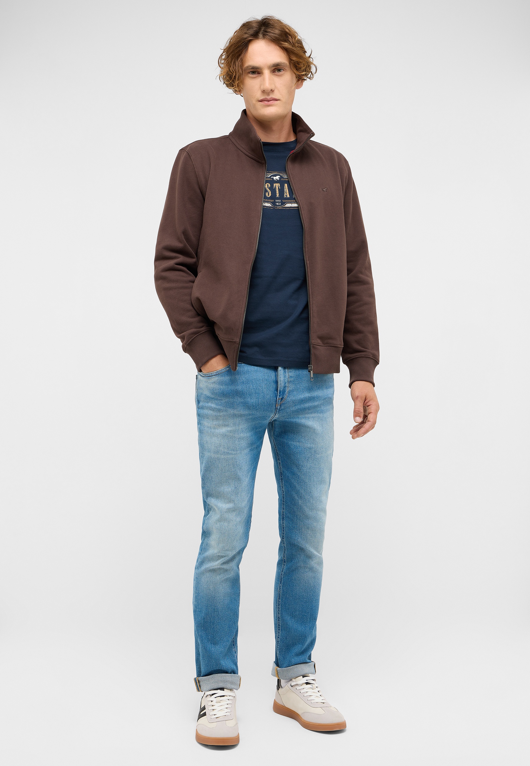 Hosen, Mantel, Jacke, Pullover, Person