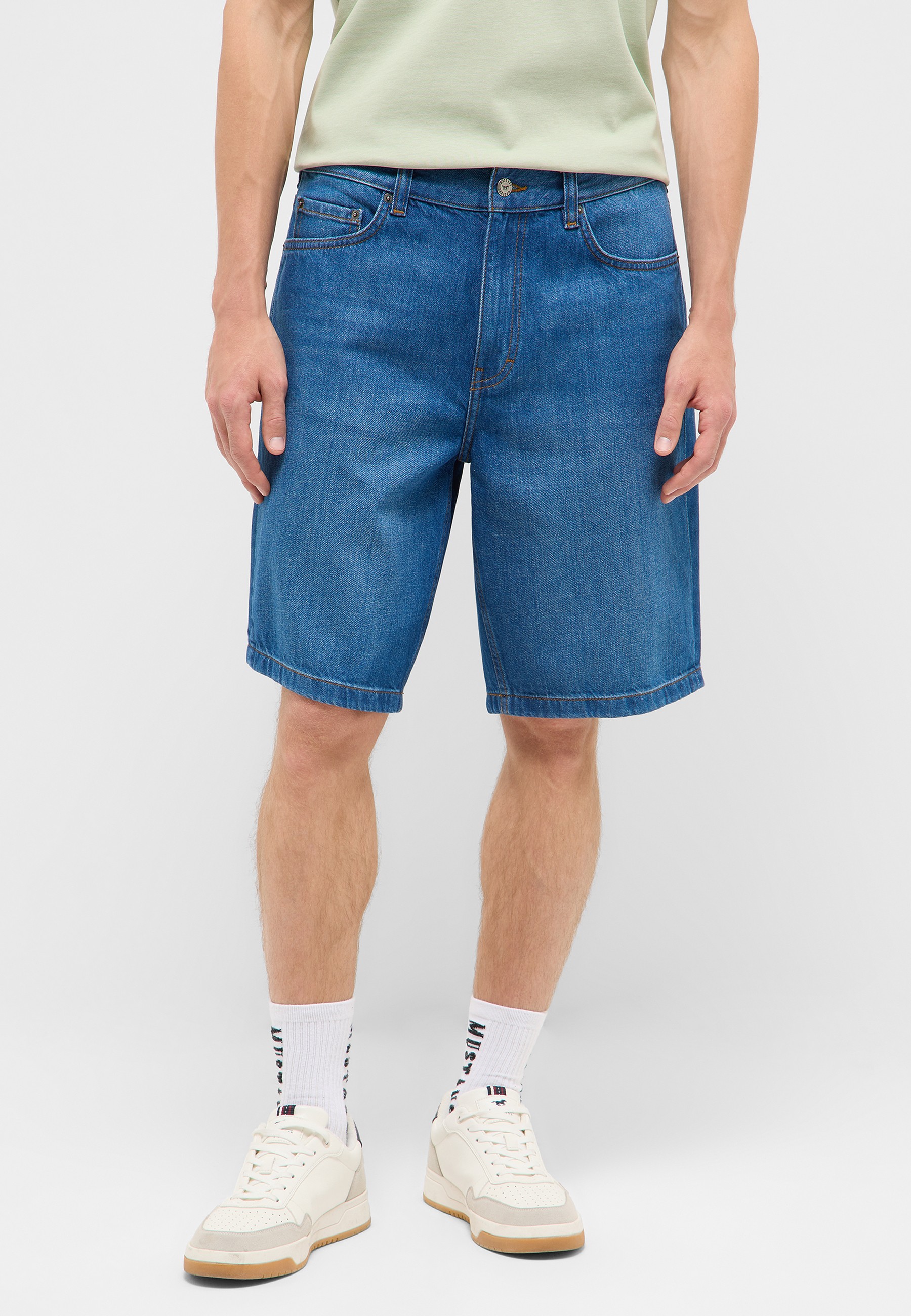 denim shorts, jeans shorts, blue denim, knee-length, casual shorts