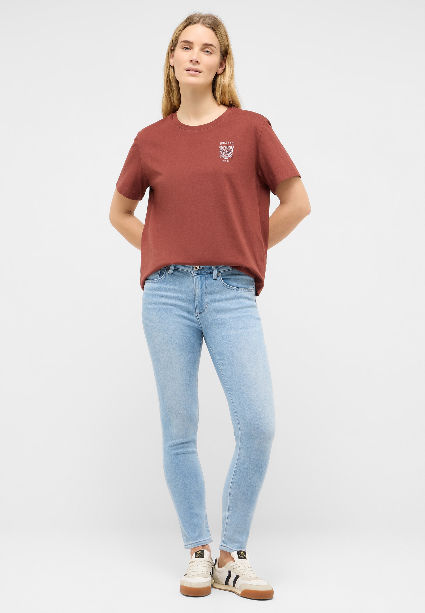 t-shirt, kurzarm, rust, logo, jeans