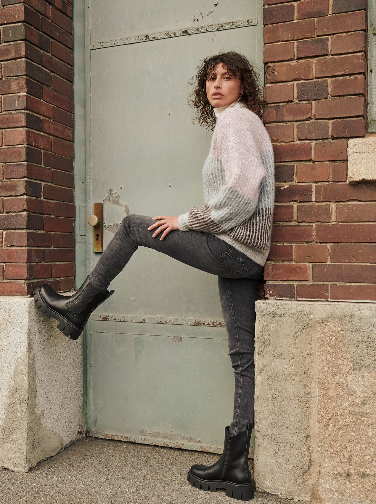 Hosen, Jeans, Person, Sitzend, Jugendlich