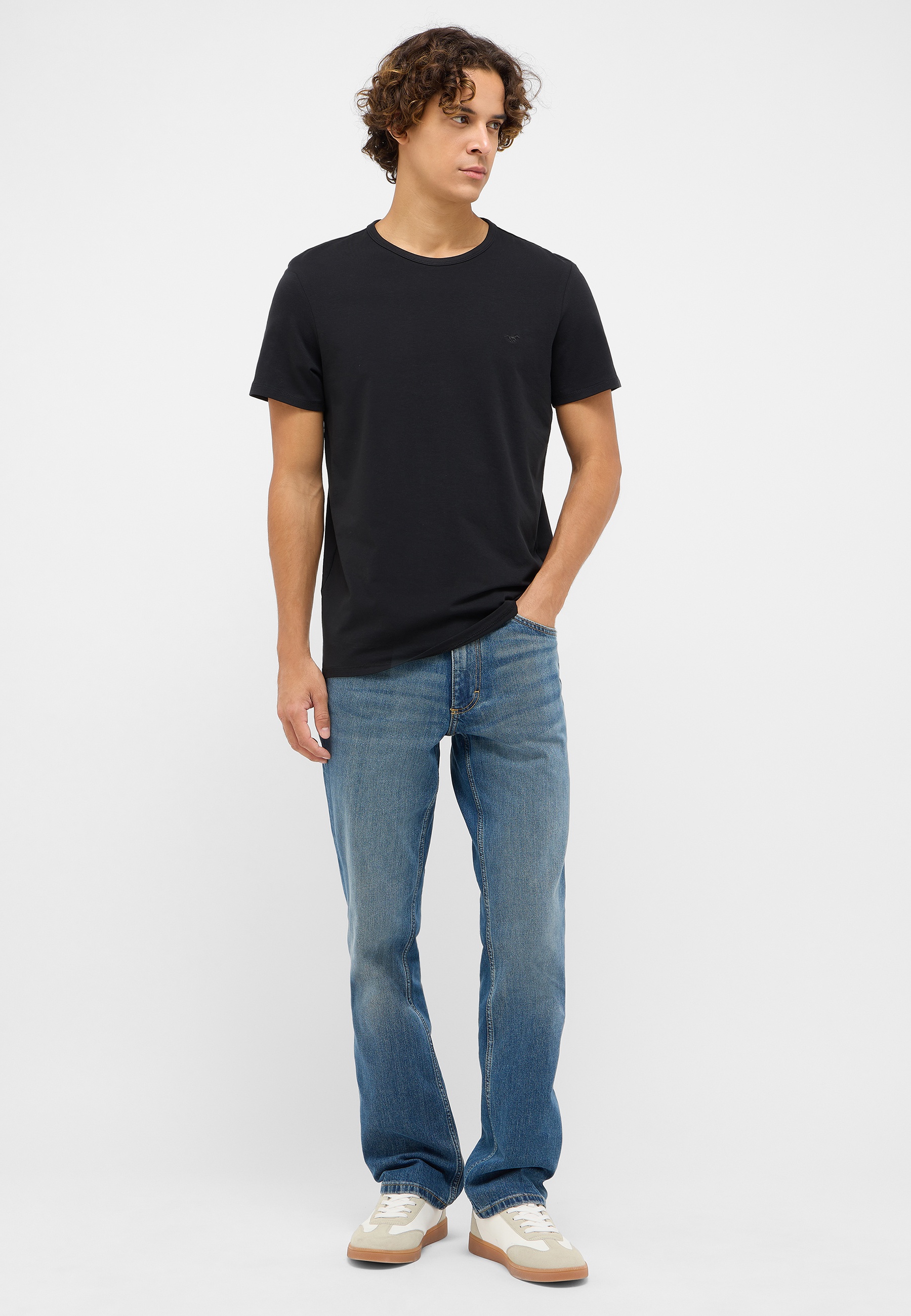 T-shirt, Hosen, Person, Stehend, Jeanshose
