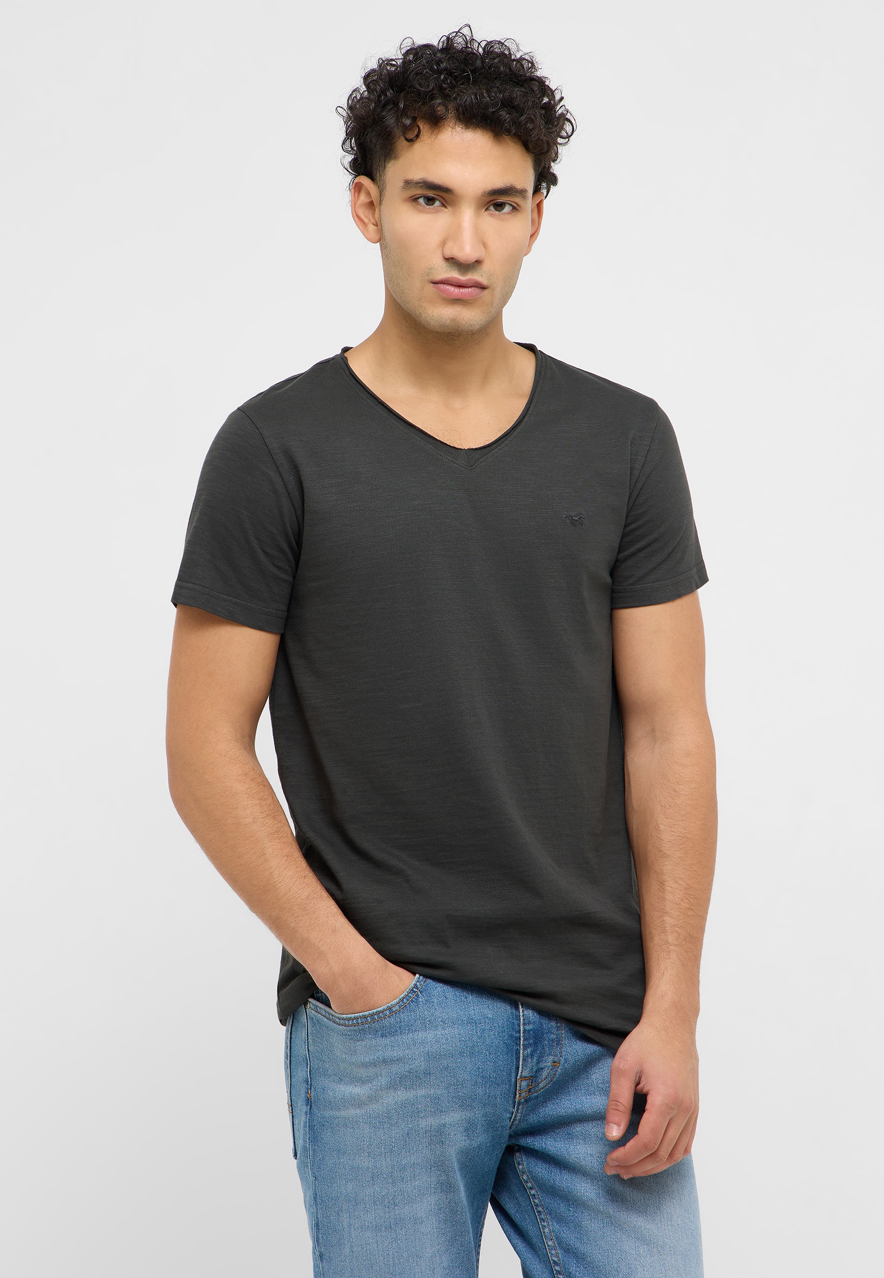 T-shirt, Ärmel, Jeans, Mann, Person