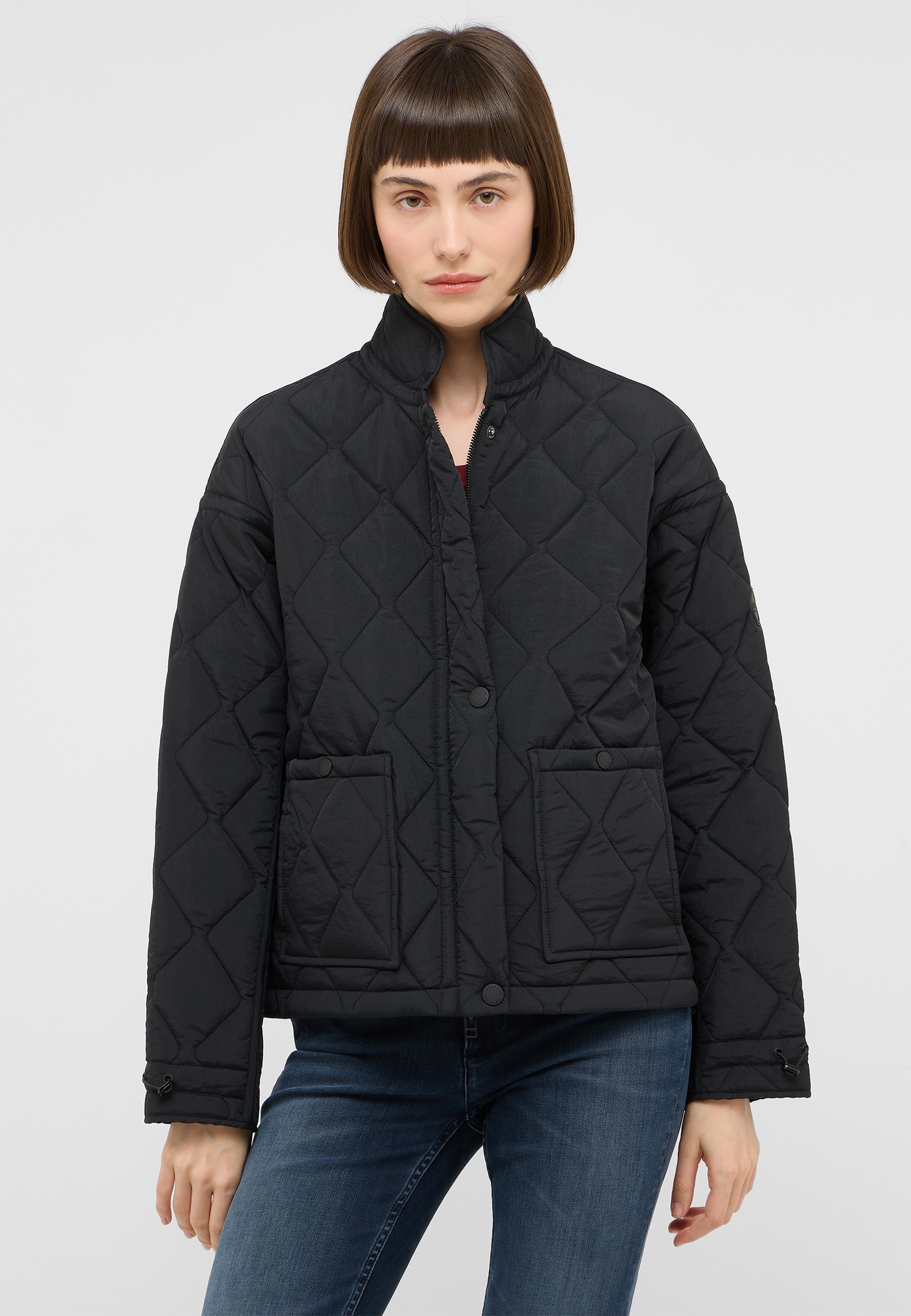 -quilted jacket, schwarze jacke, gefütterte jacke, zwei taschen, stehkragen
