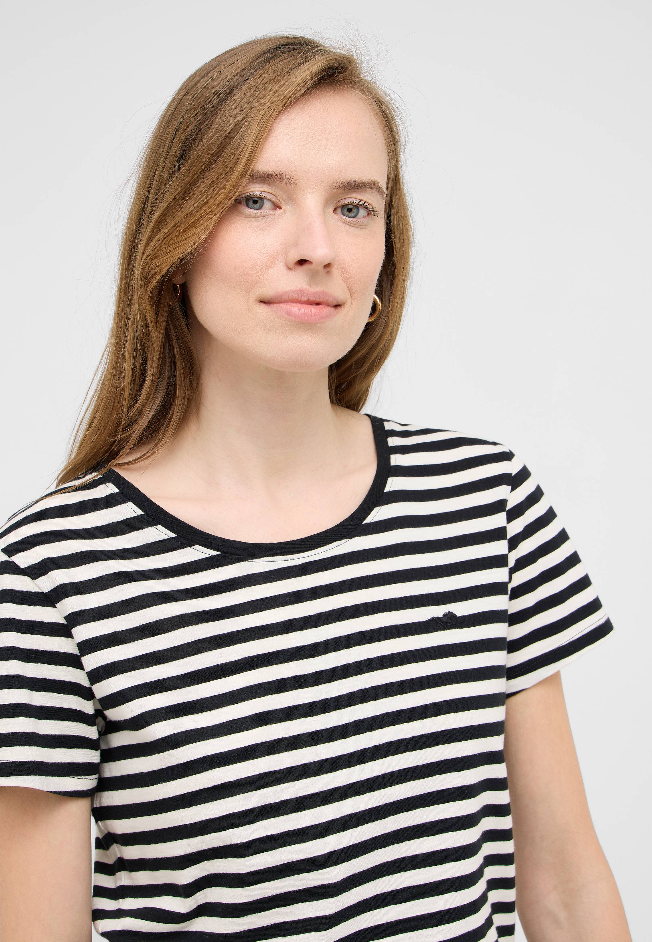 T-shirt, Gesicht, Person, Portrait, Hals